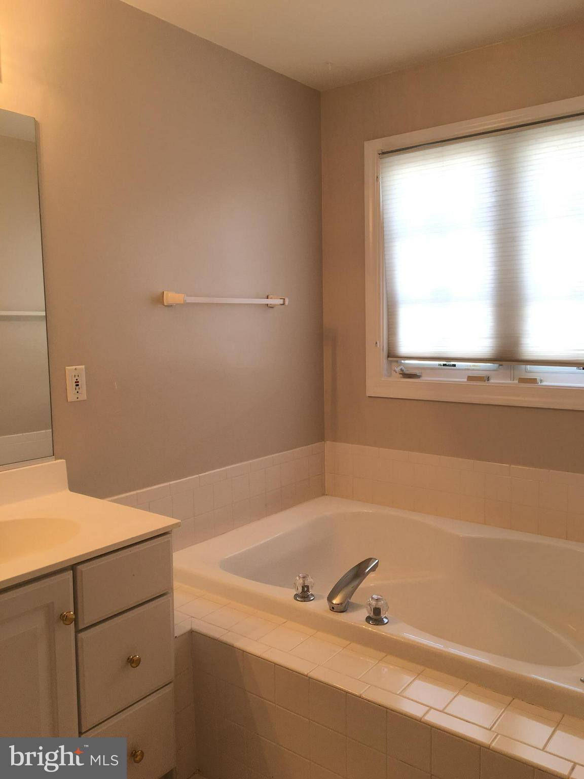 SUMMERS GROVE - Residential Lease