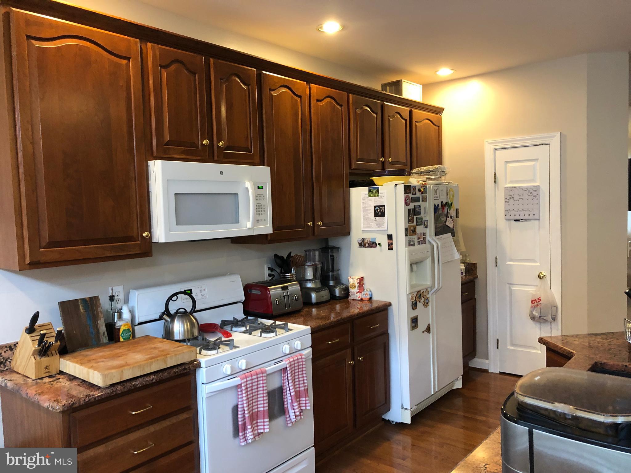 SUMMERS GROVE - Residential Lease