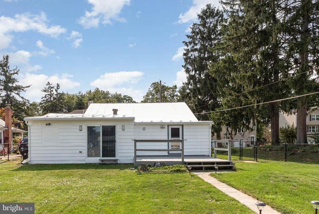 Photo of 7 Orange St, MOUNT HOLLY SPRINGS, PA 17065 (MLS # PACB2049068)