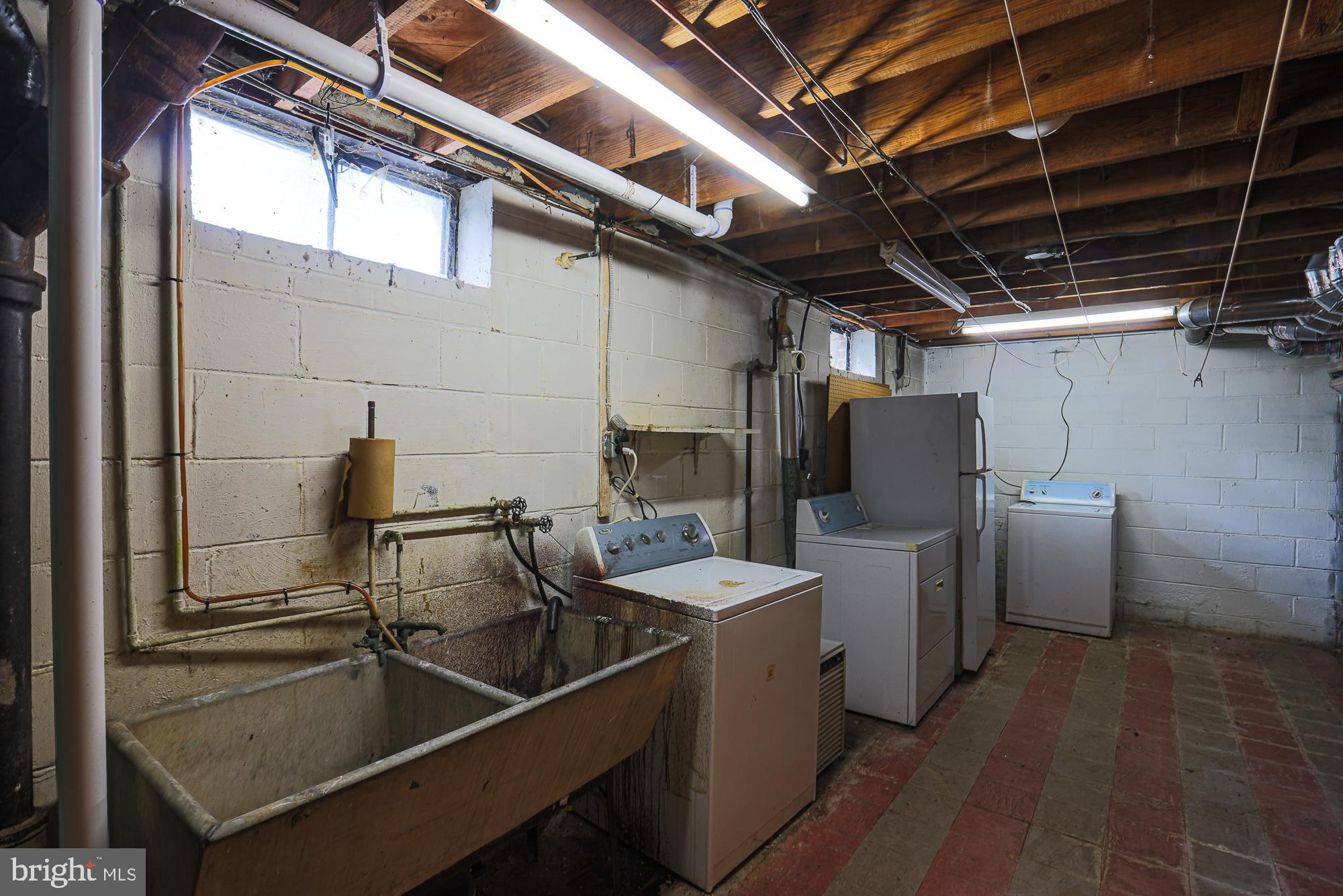 LOCH HILL - Residential