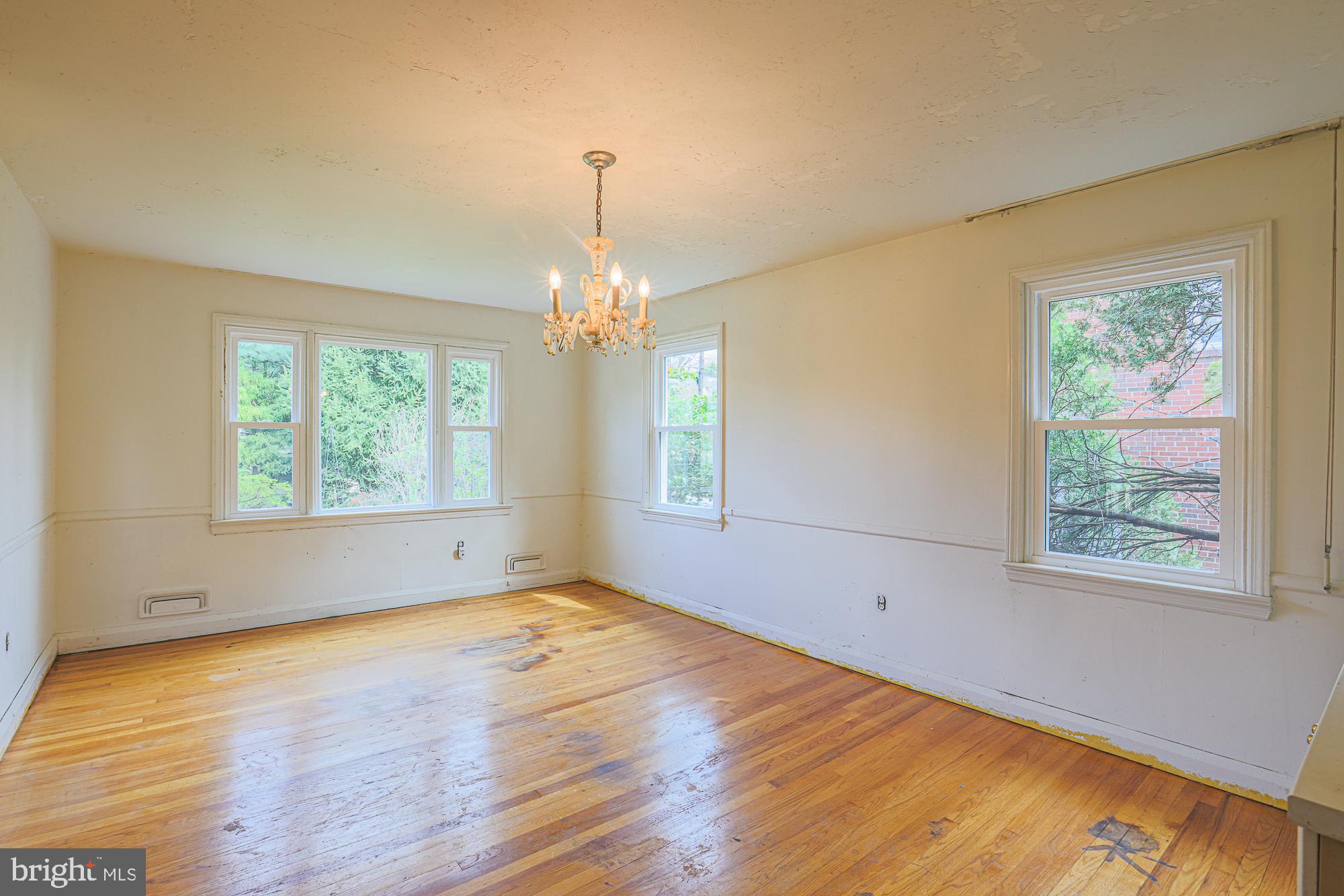 LOCH HILL - Residential