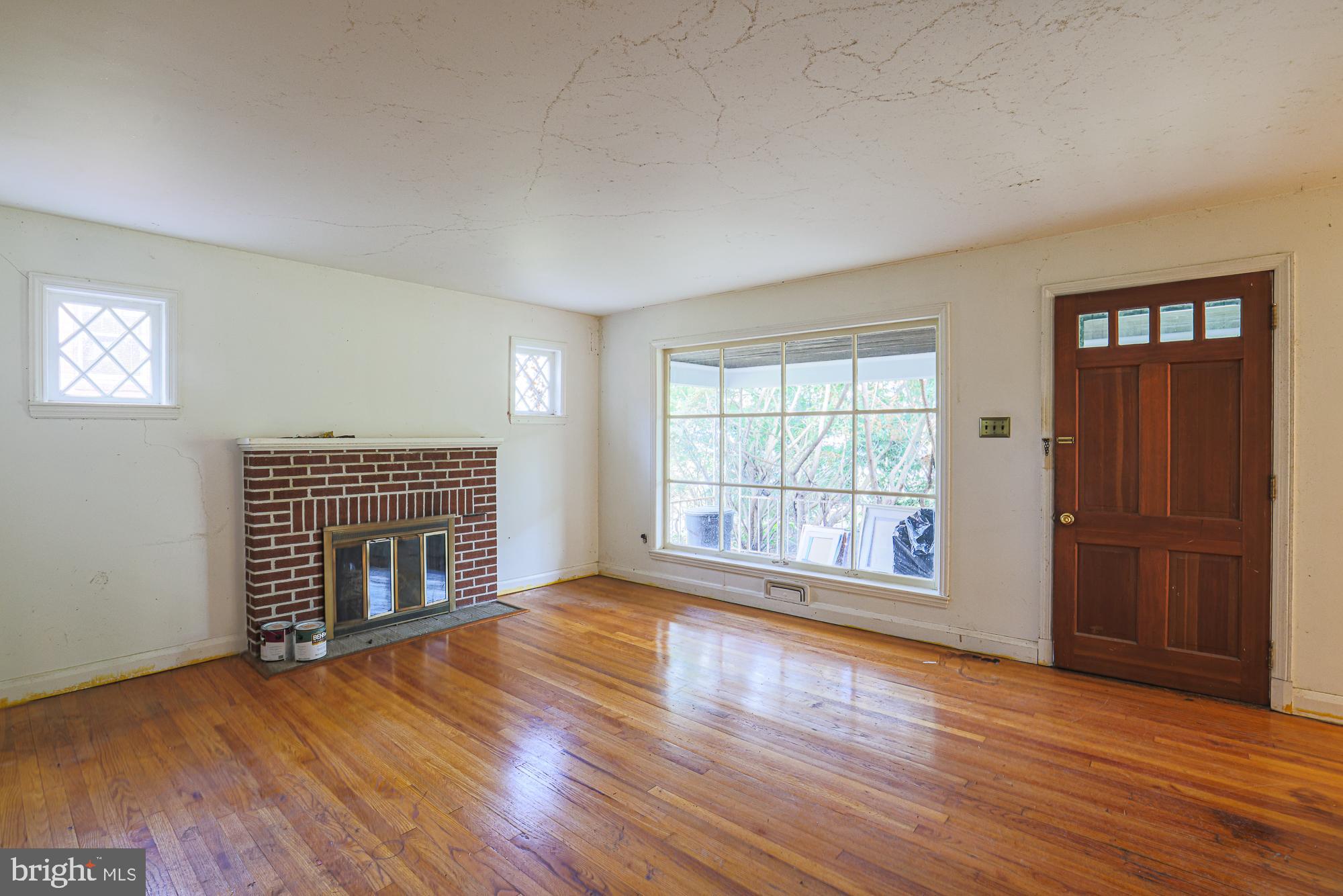 LOCH HILL - Residential