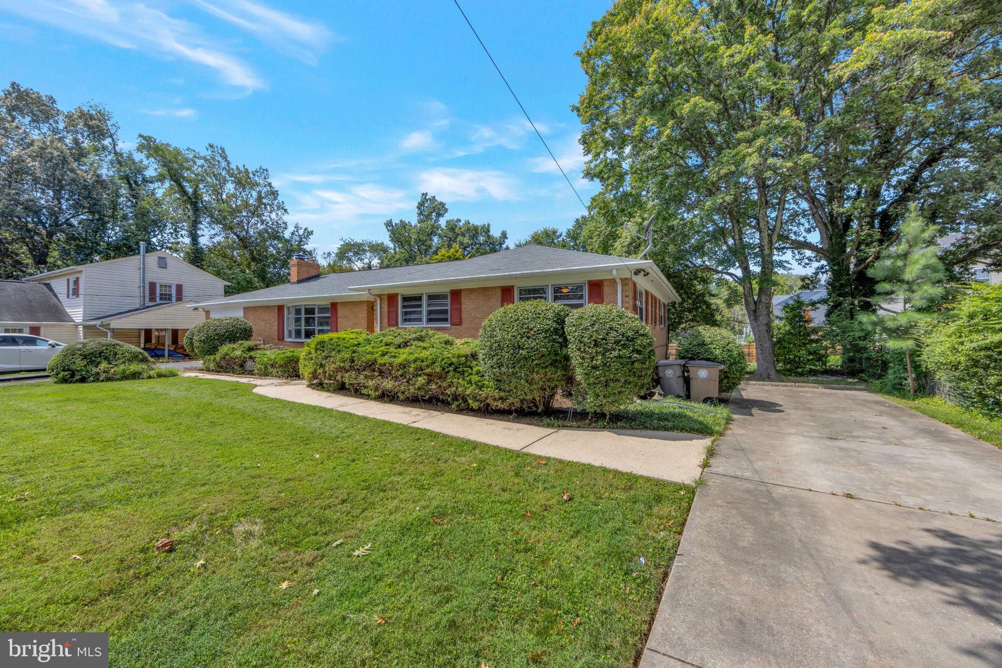 314 N VAN BUREN STREET