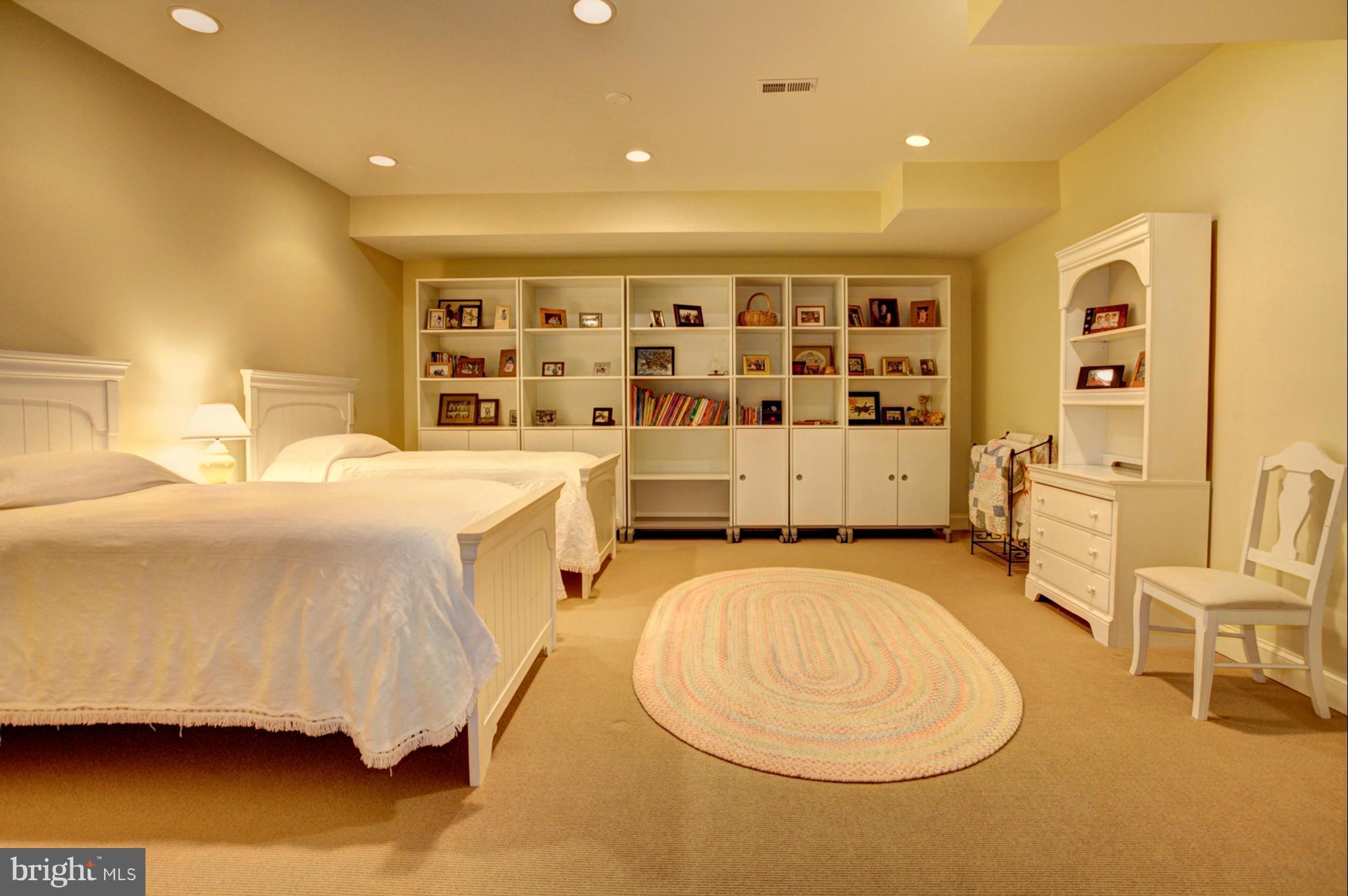 BEALLMOUNT GROVE - Residential