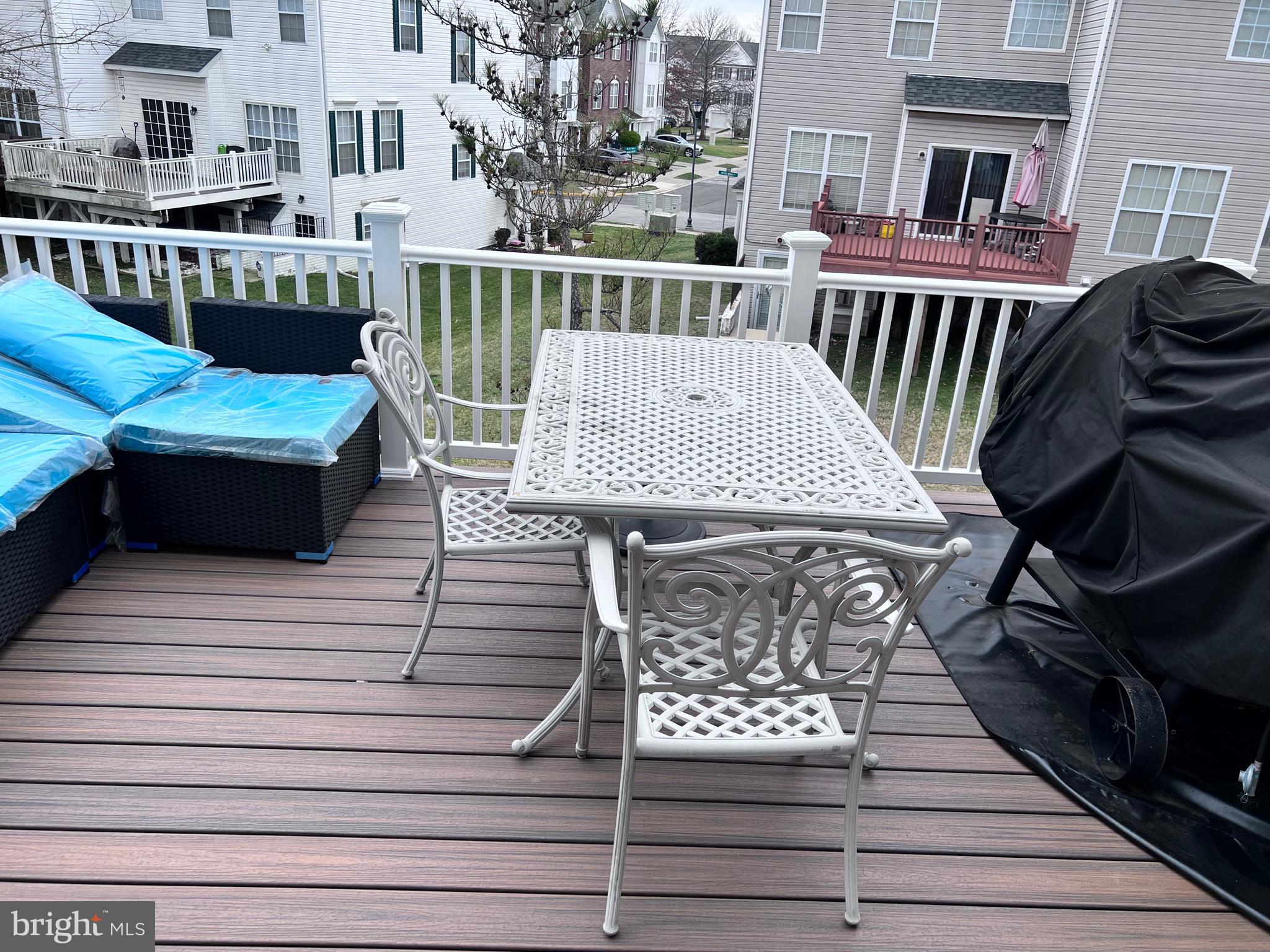 PERRYWOOD - Residential Lease