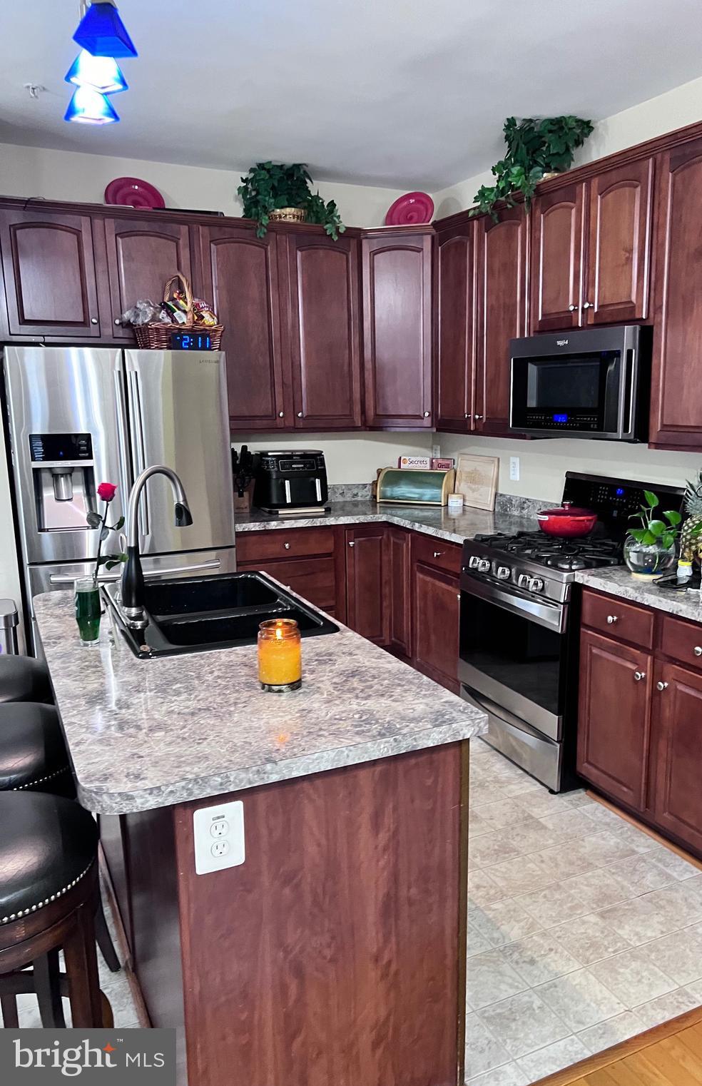 PERRYWOOD - Residential Lease