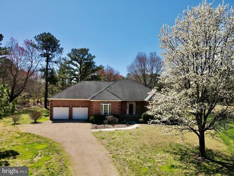 Homes For Sale - 147 Sir Guy Drive<br/> WEEMS, VA 22576