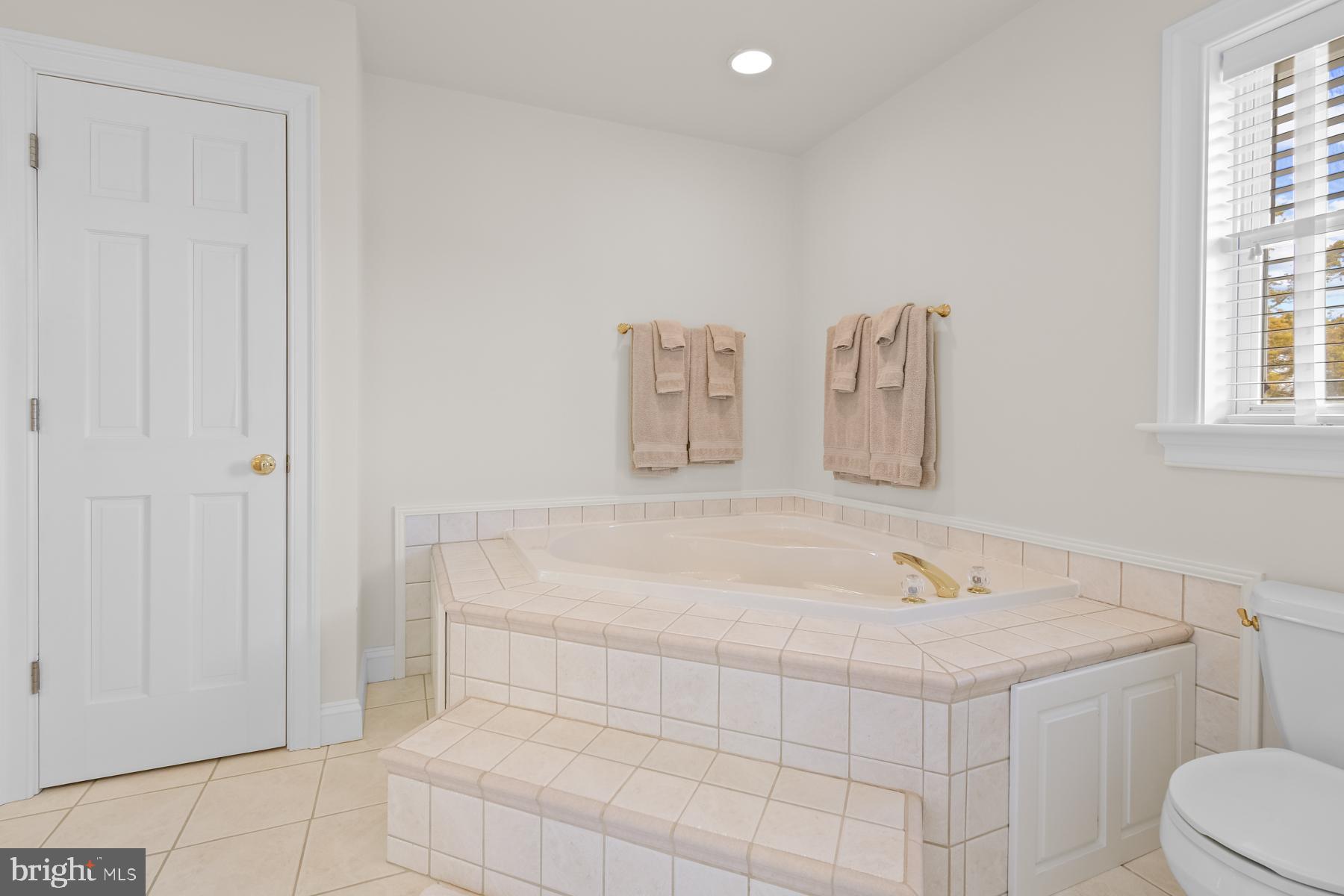 CAINE KEYS II - Residential