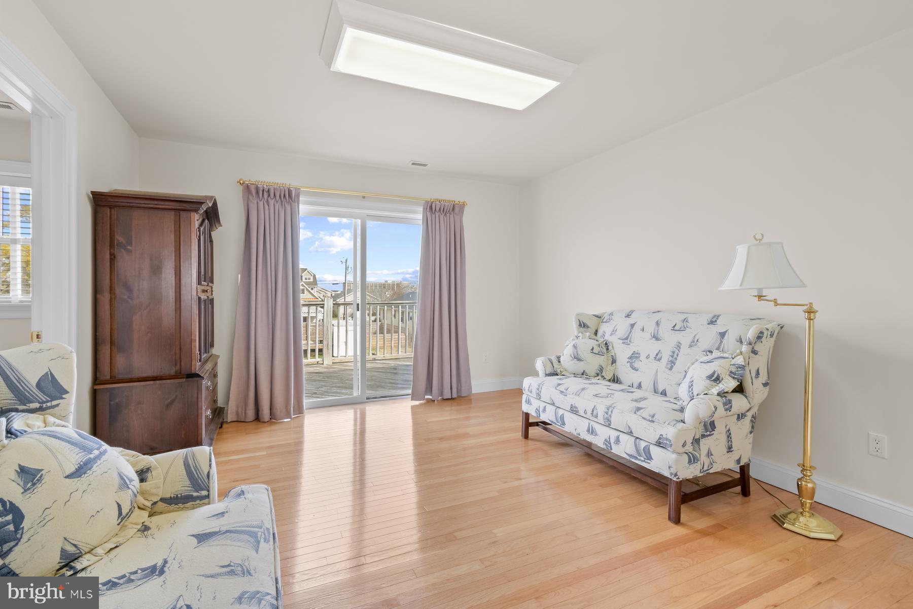 CAINE KEYS II - Residential