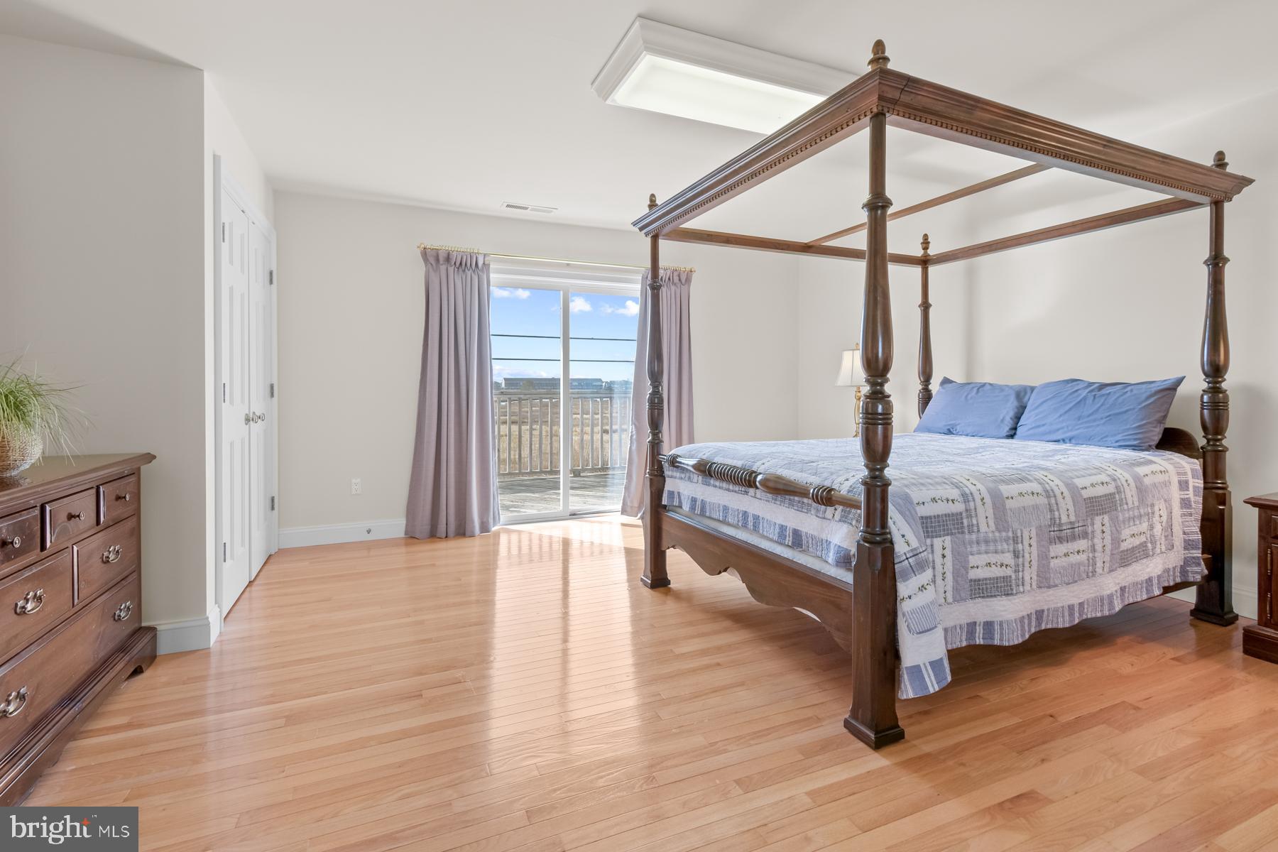 CAINE KEYS II - Residential