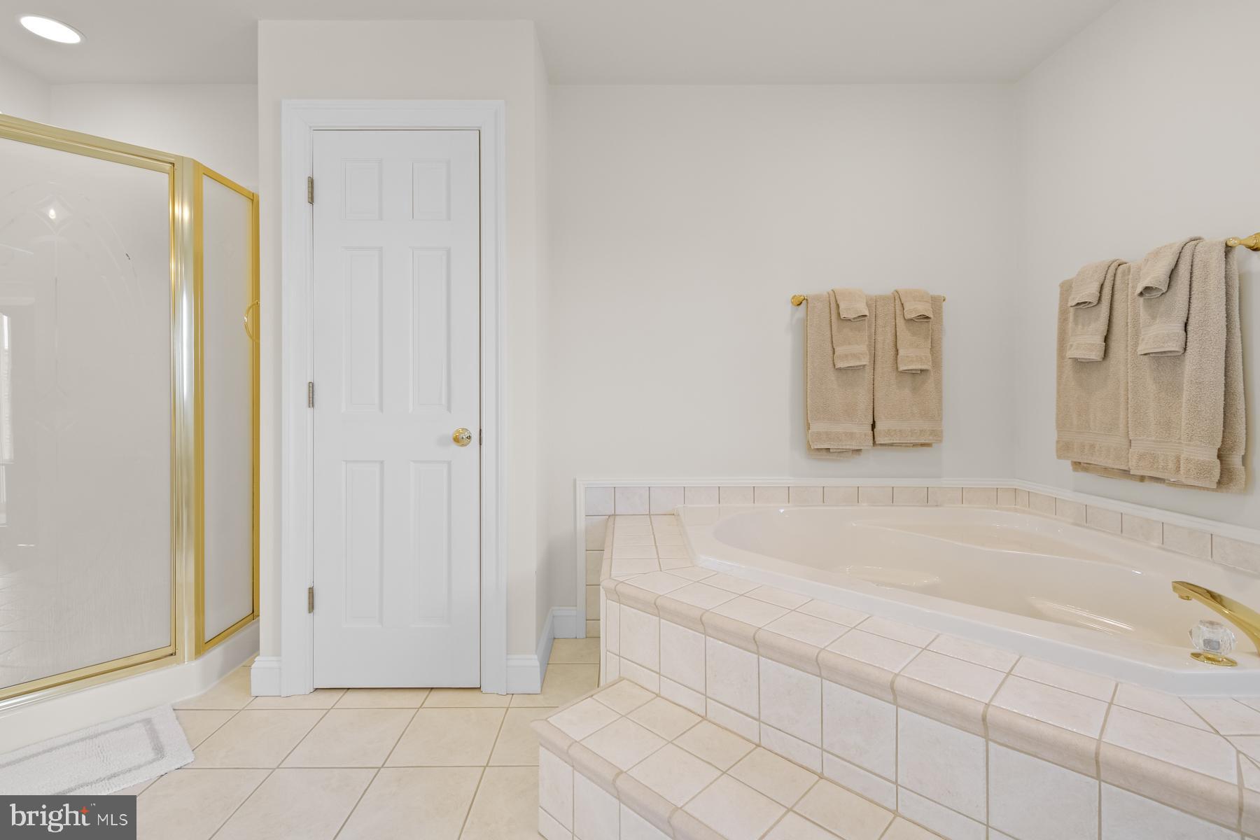 CAINE KEYS II - Residential