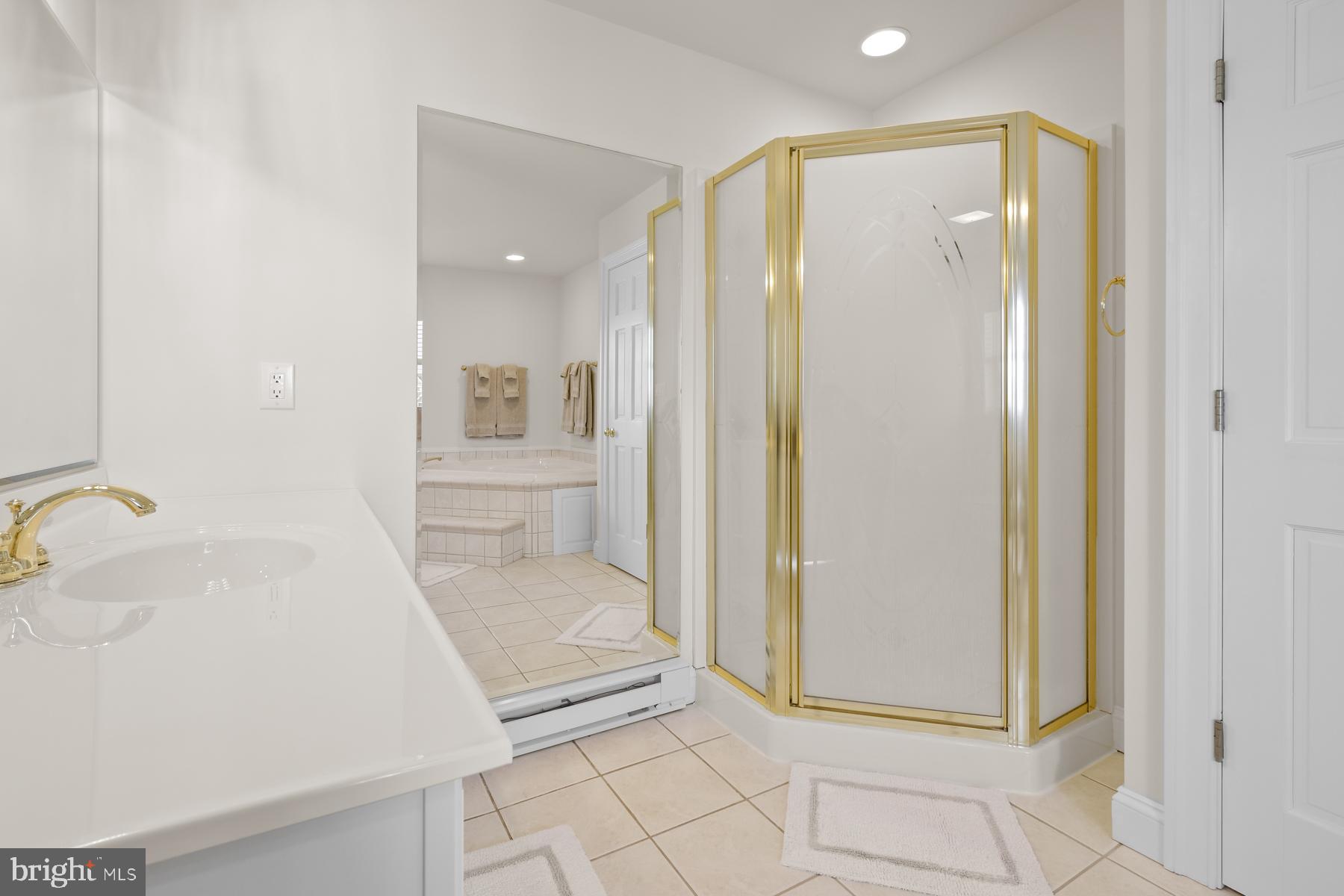 CAINE KEYS II - Residential