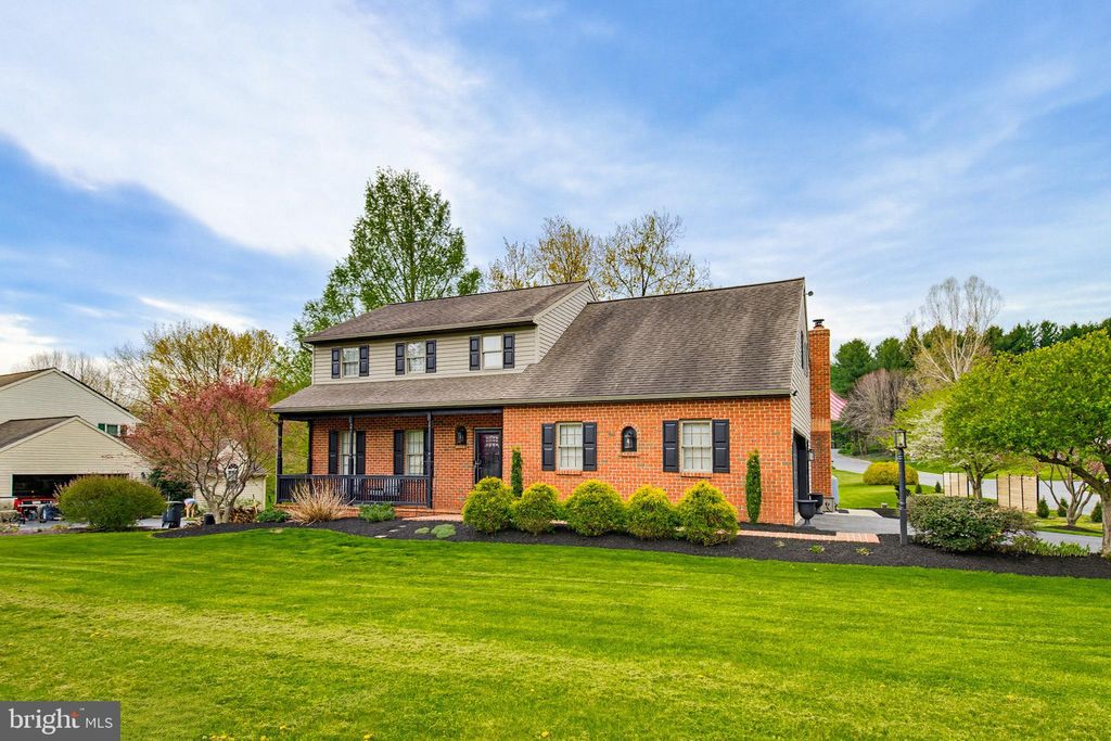 Photo of 1001 Fieldstone Court, LANCASTER, PA 17603 (MLS # PALA2086176)