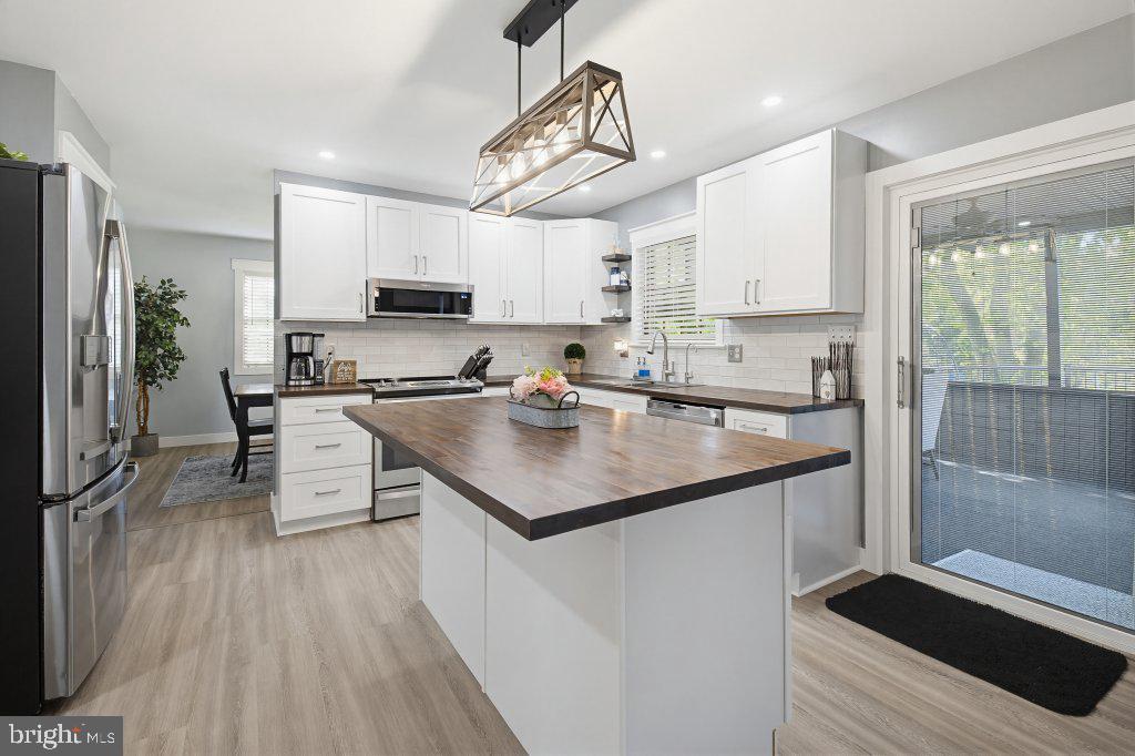 SHADOWSTONE - Residential