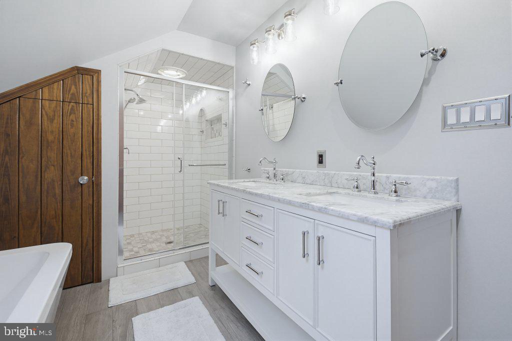 SHADOWSTONE - Residential