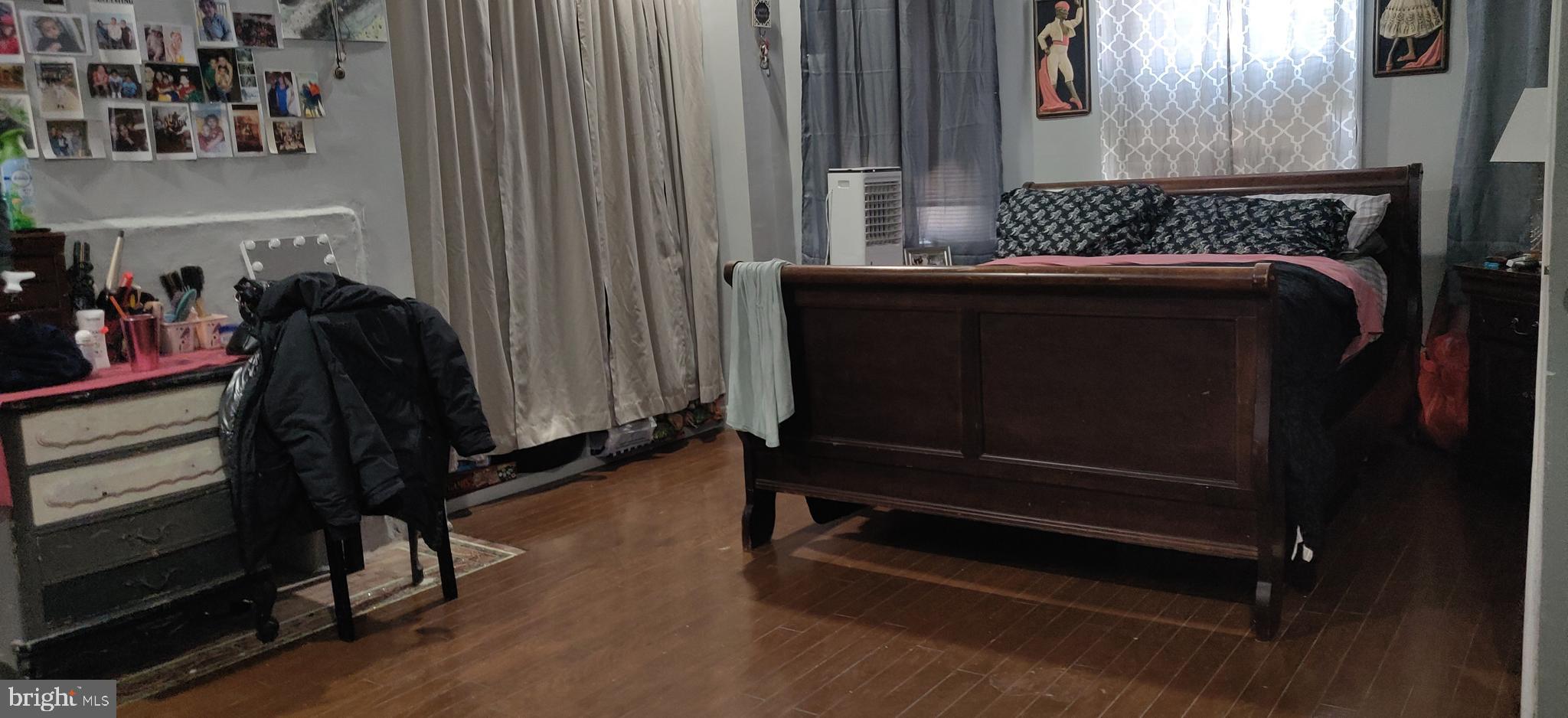 FRANKFORD - Commercial Sale