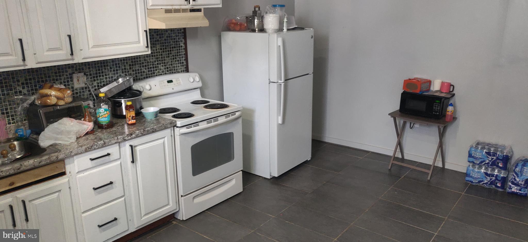 FRANKFORD - Commercial Sale