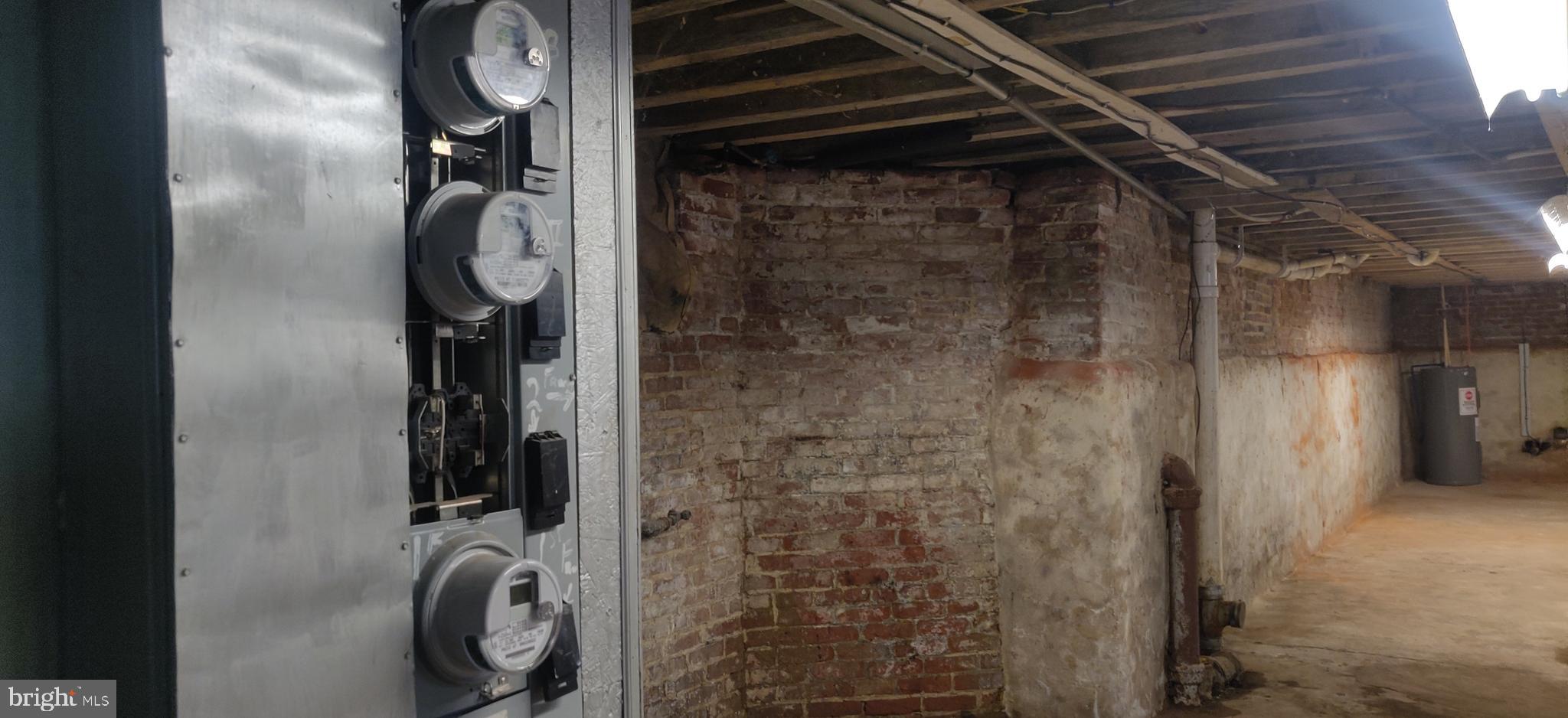 FRANKFORD - Commercial Sale