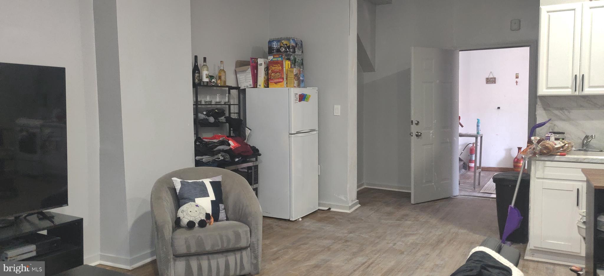 FRANKFORD - Commercial Sale