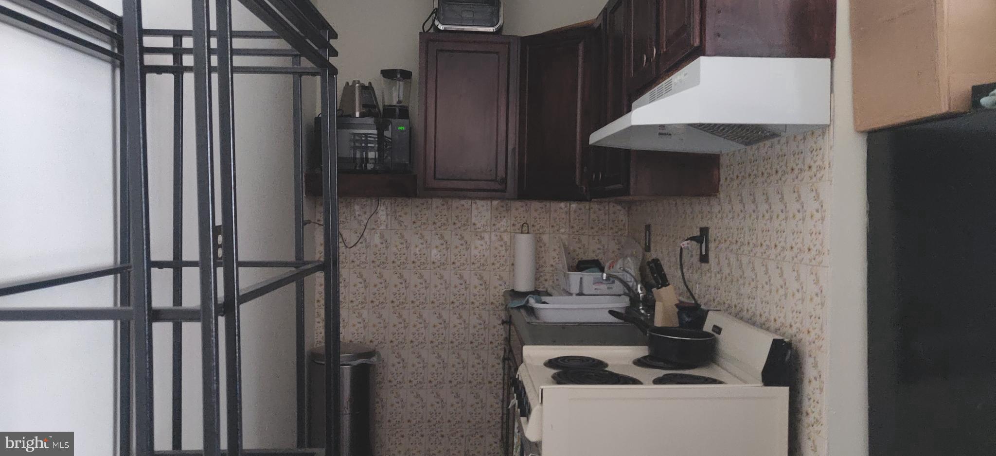 FRANKFORD - Commercial Sale