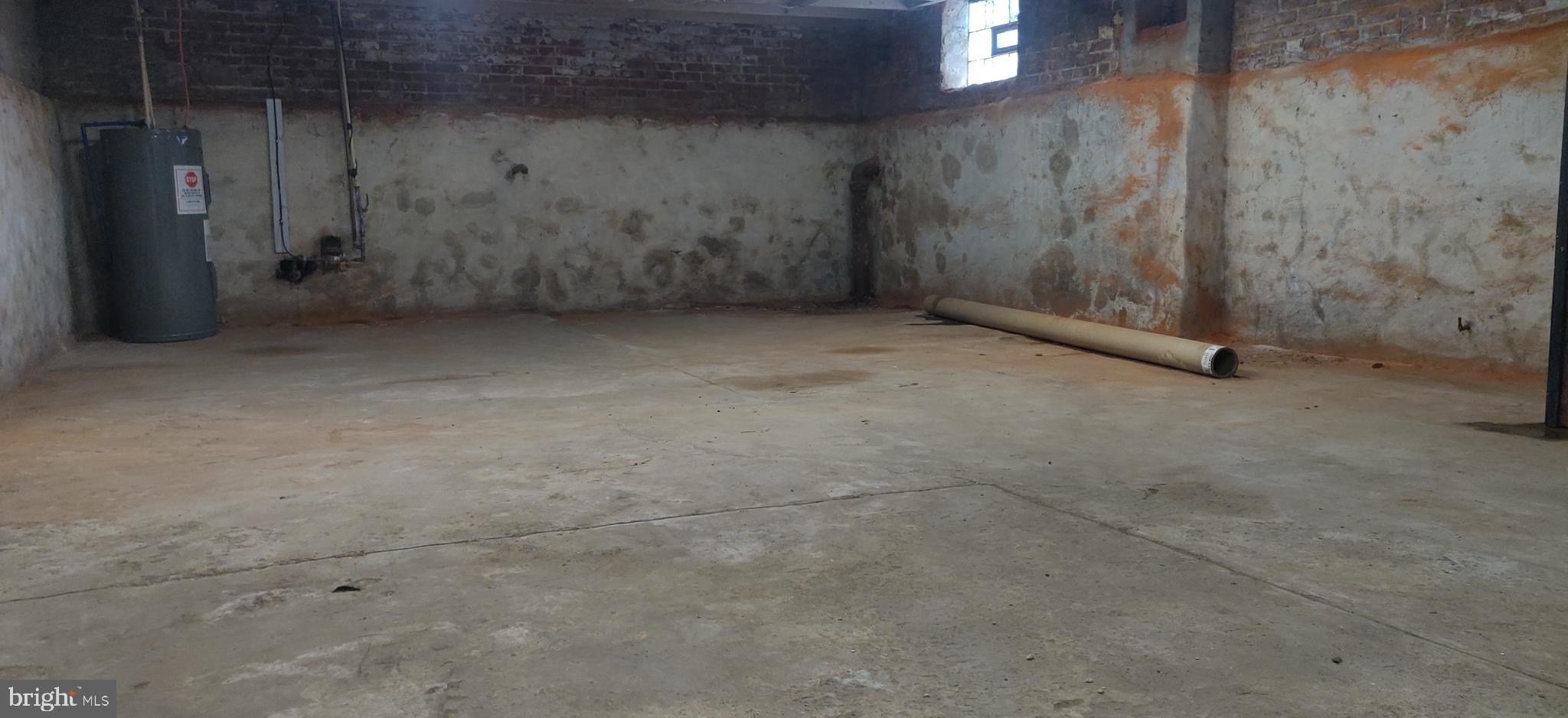 FRANKFORD - Commercial Sale