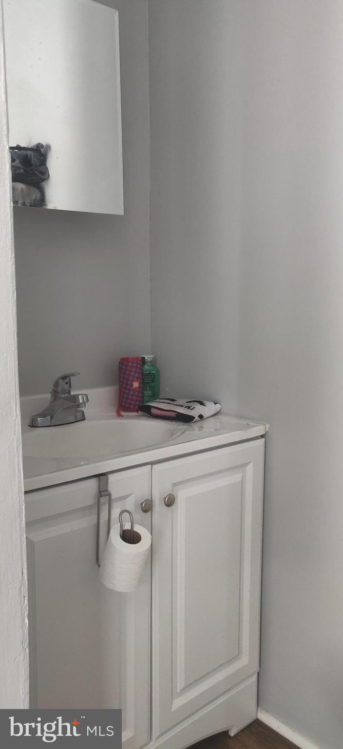 FRANKFORD - Commercial Sale