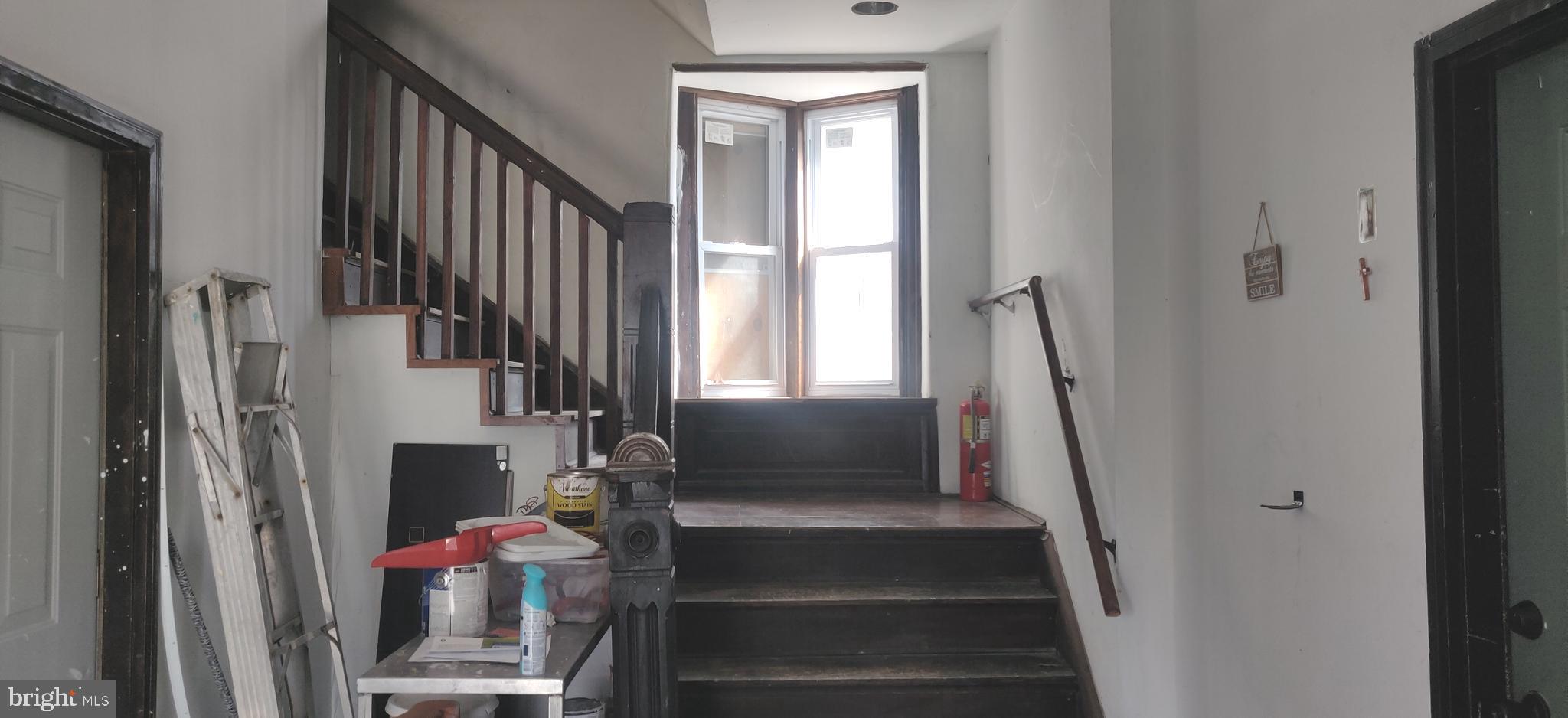 FRANKFORD - Commercial Sale