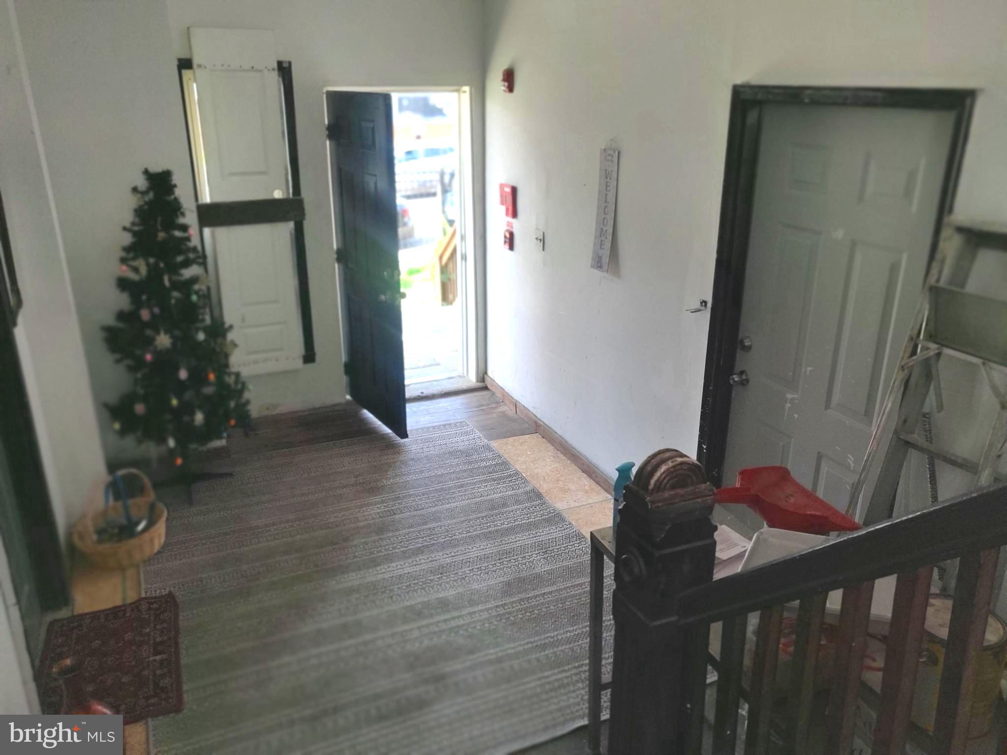 FRANKFORD - Commercial Sale