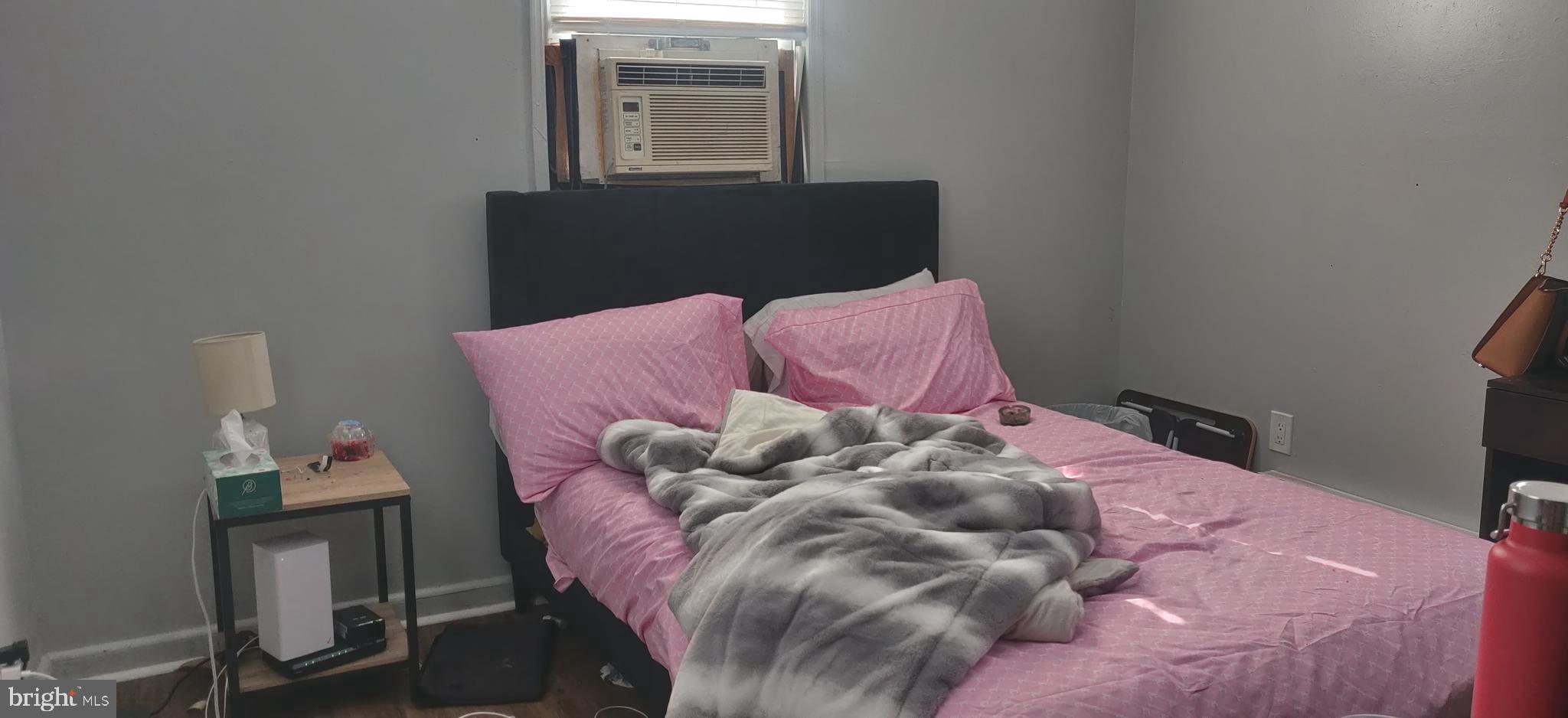 FRANKFORD - Commercial Sale