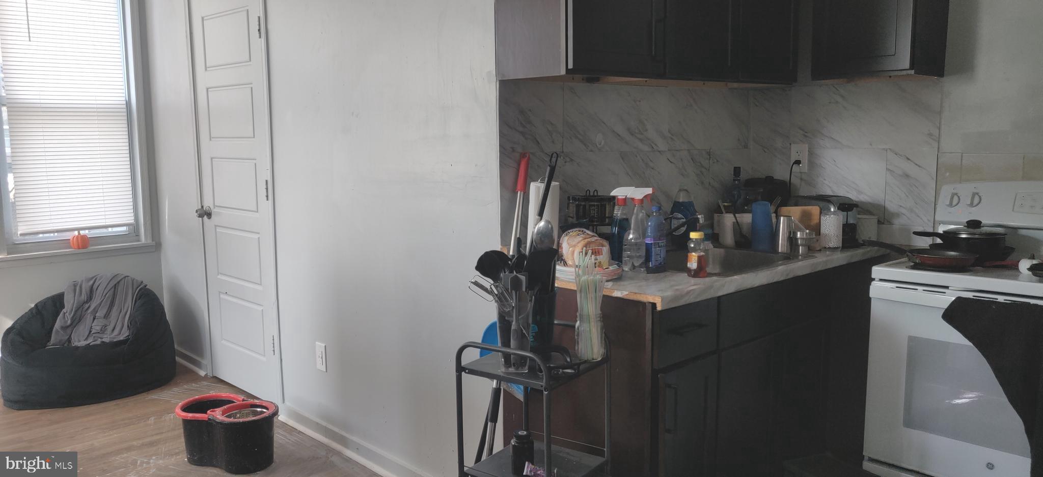 FRANKFORD - Commercial Sale