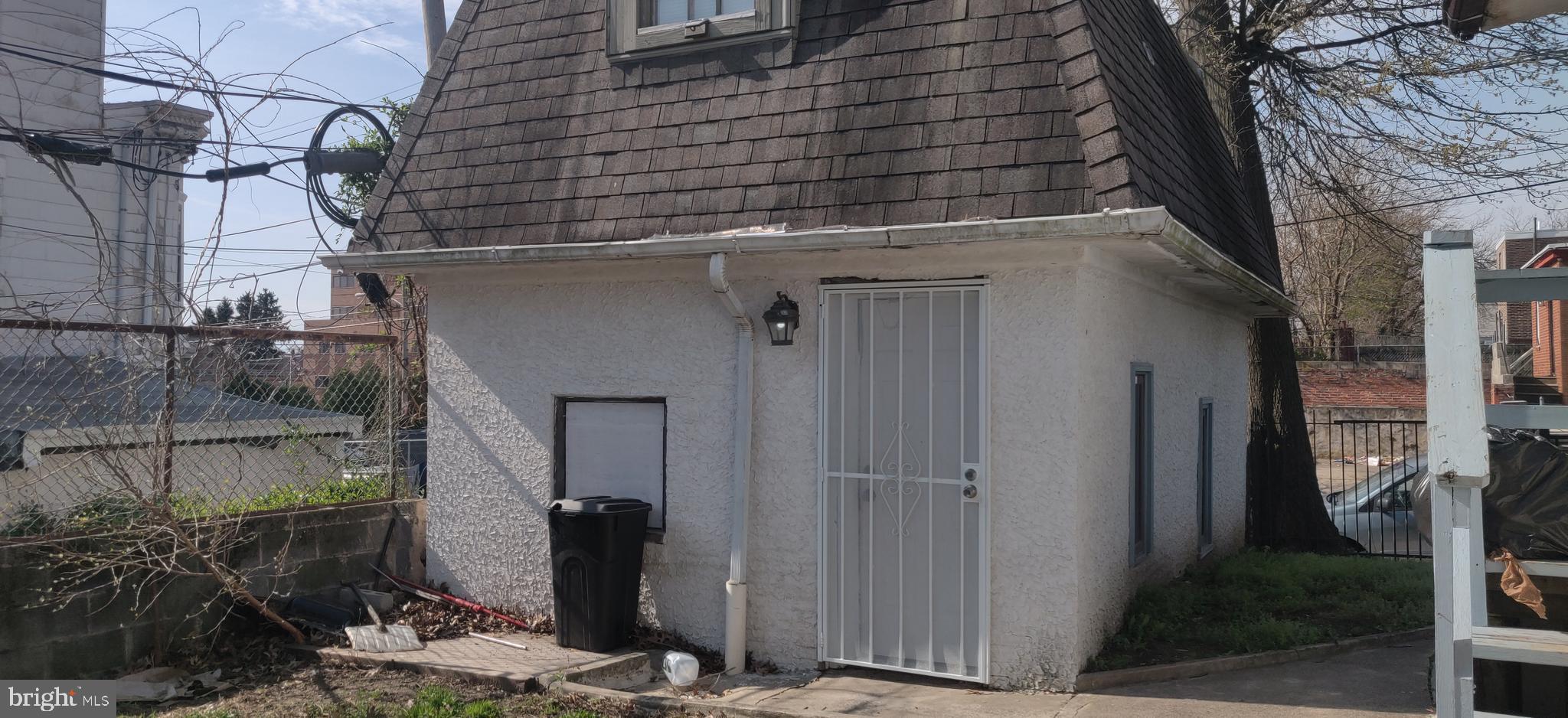 FRANKFORD - Commercial Sale