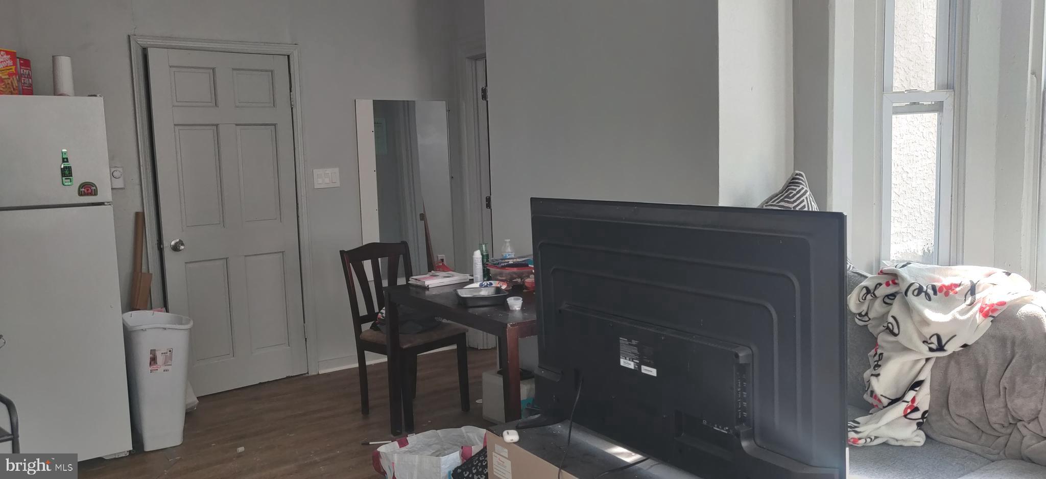 FRANKFORD - Commercial Sale