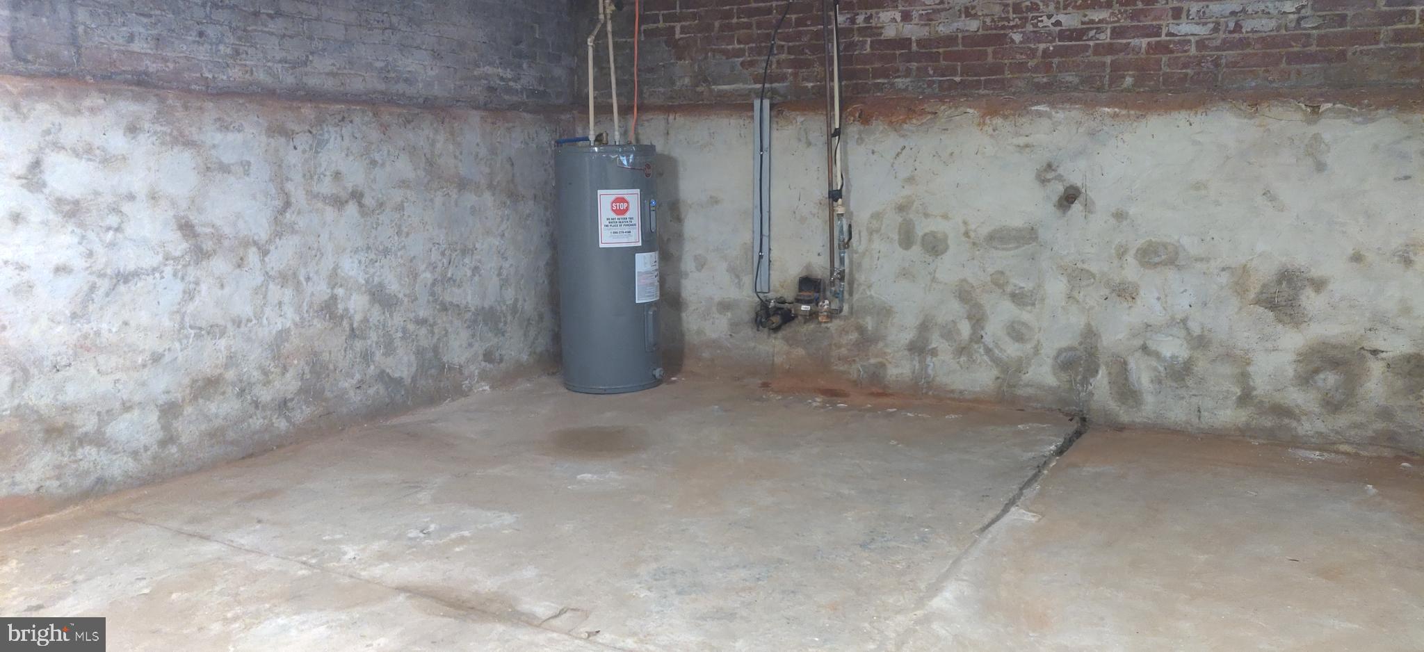 FRANKFORD - Commercial Sale