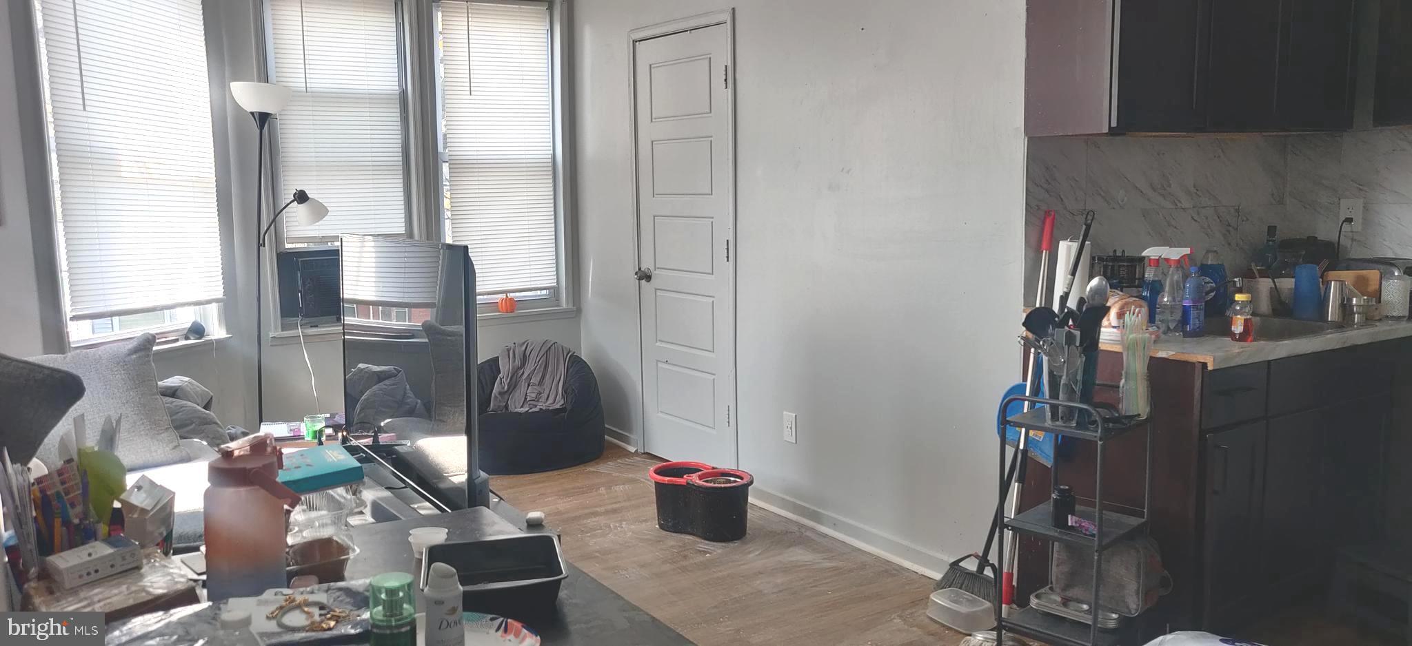 FRANKFORD - Commercial Sale