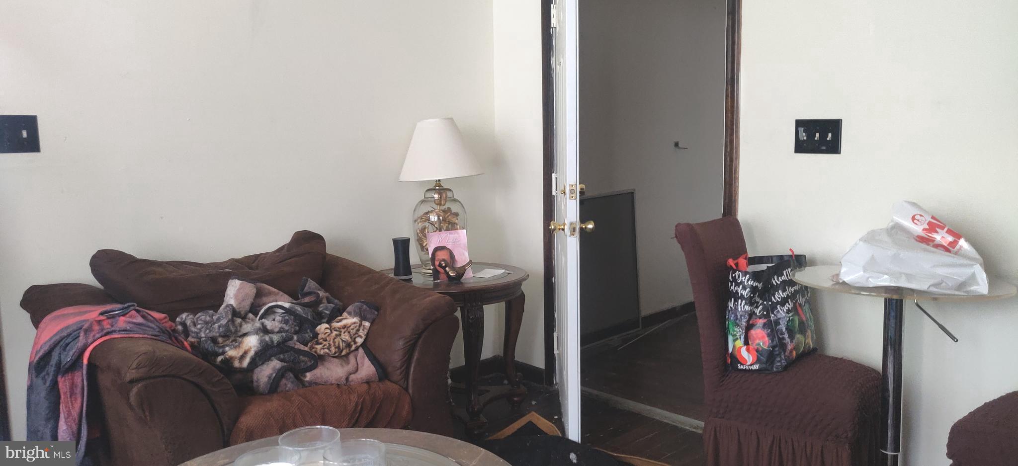 FRANKFORD - Commercial Sale