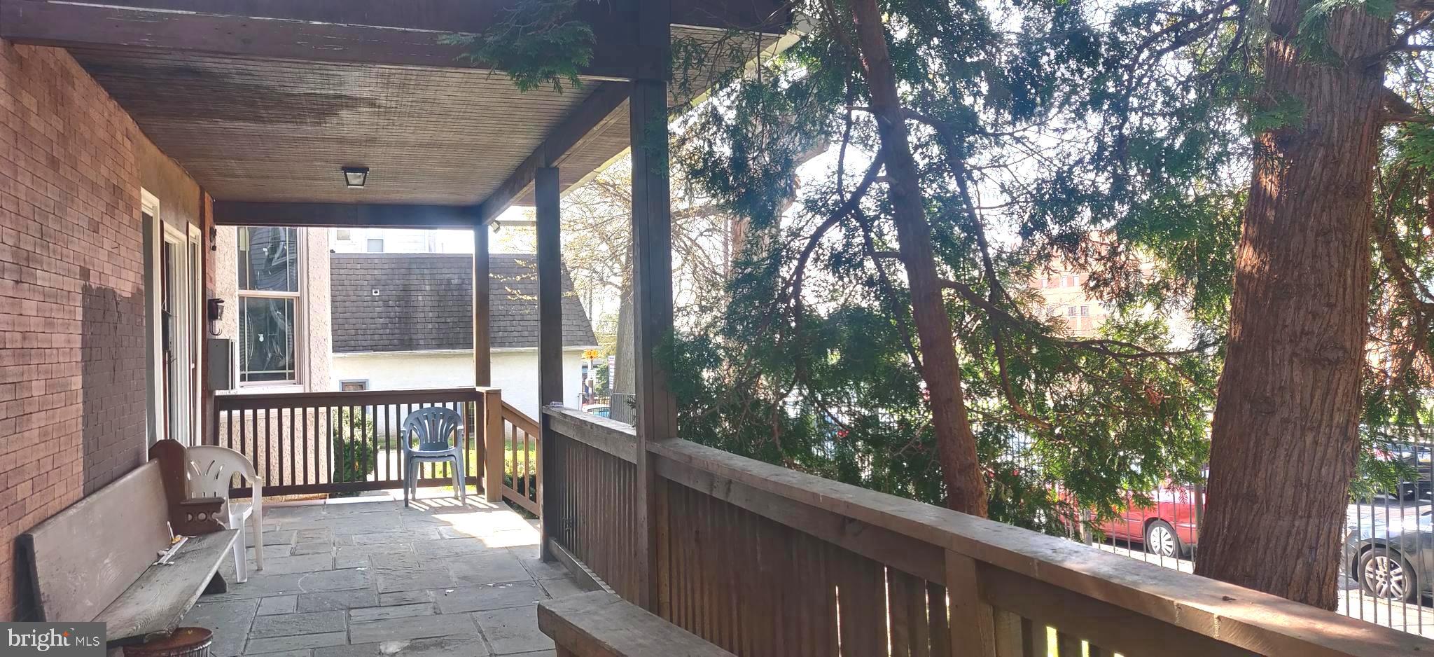 FRANKFORD - Commercial Sale