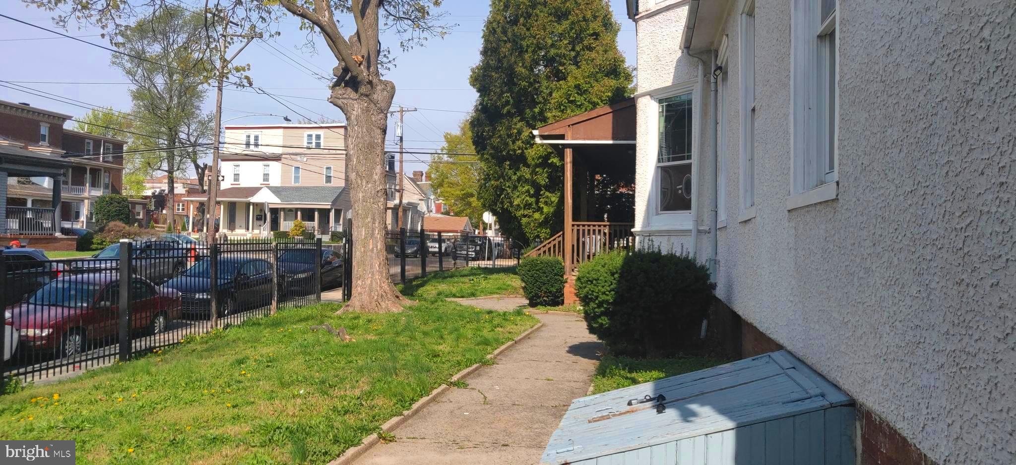 FRANKFORD - Commercial Sale