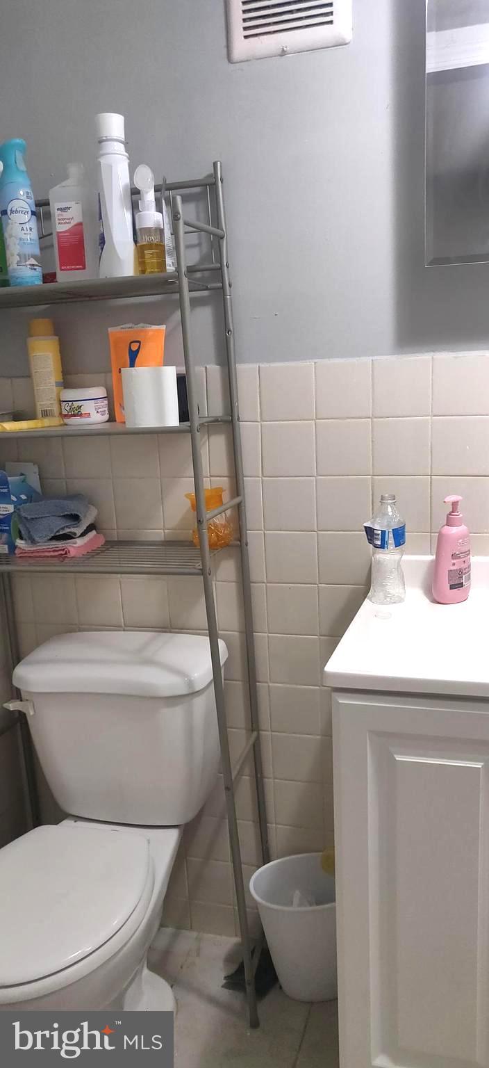 FRANKFORD - Commercial Sale