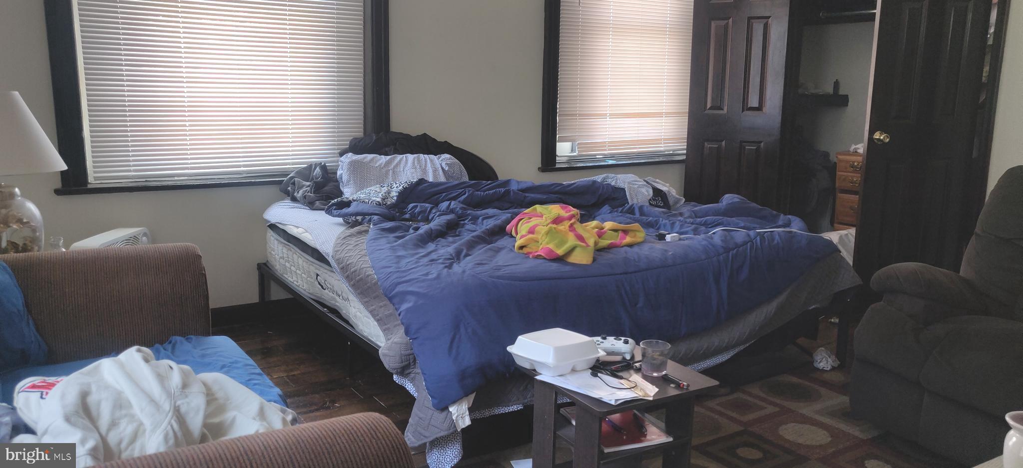 FRANKFORD - Commercial Sale