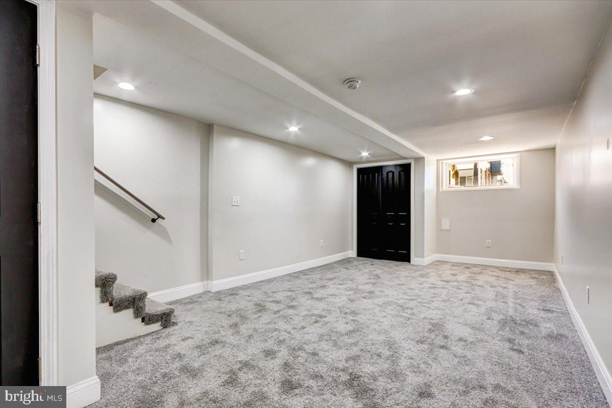 BROADWAY EAST - Residential