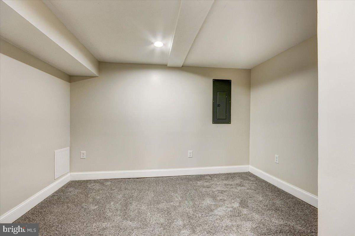 BROADWAY EAST - Residential