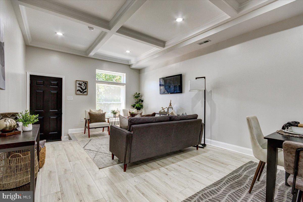 BROADWAY EAST - Residential