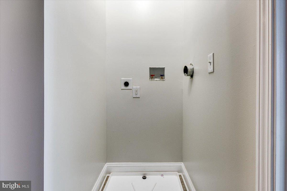 BROADWAY EAST - Residential