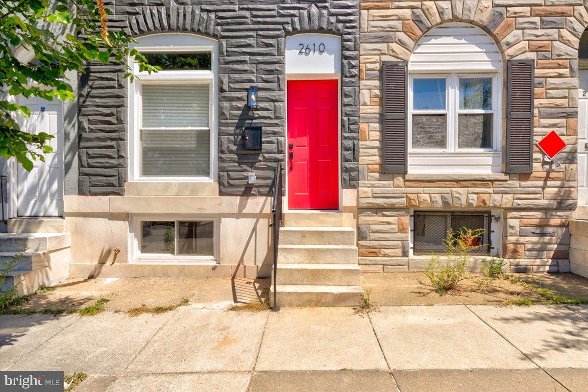 BROADWAY EAST - Residential