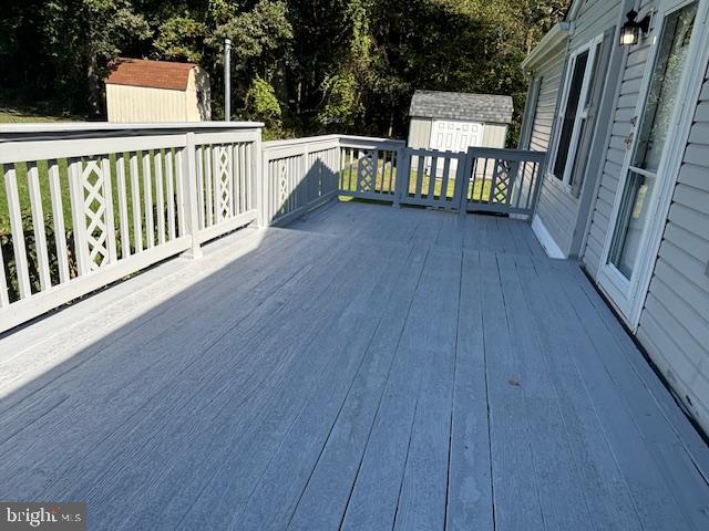 BUSH RIVER MANOR - Residential