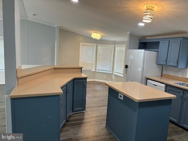 BUSH RIVER MANOR - Residential