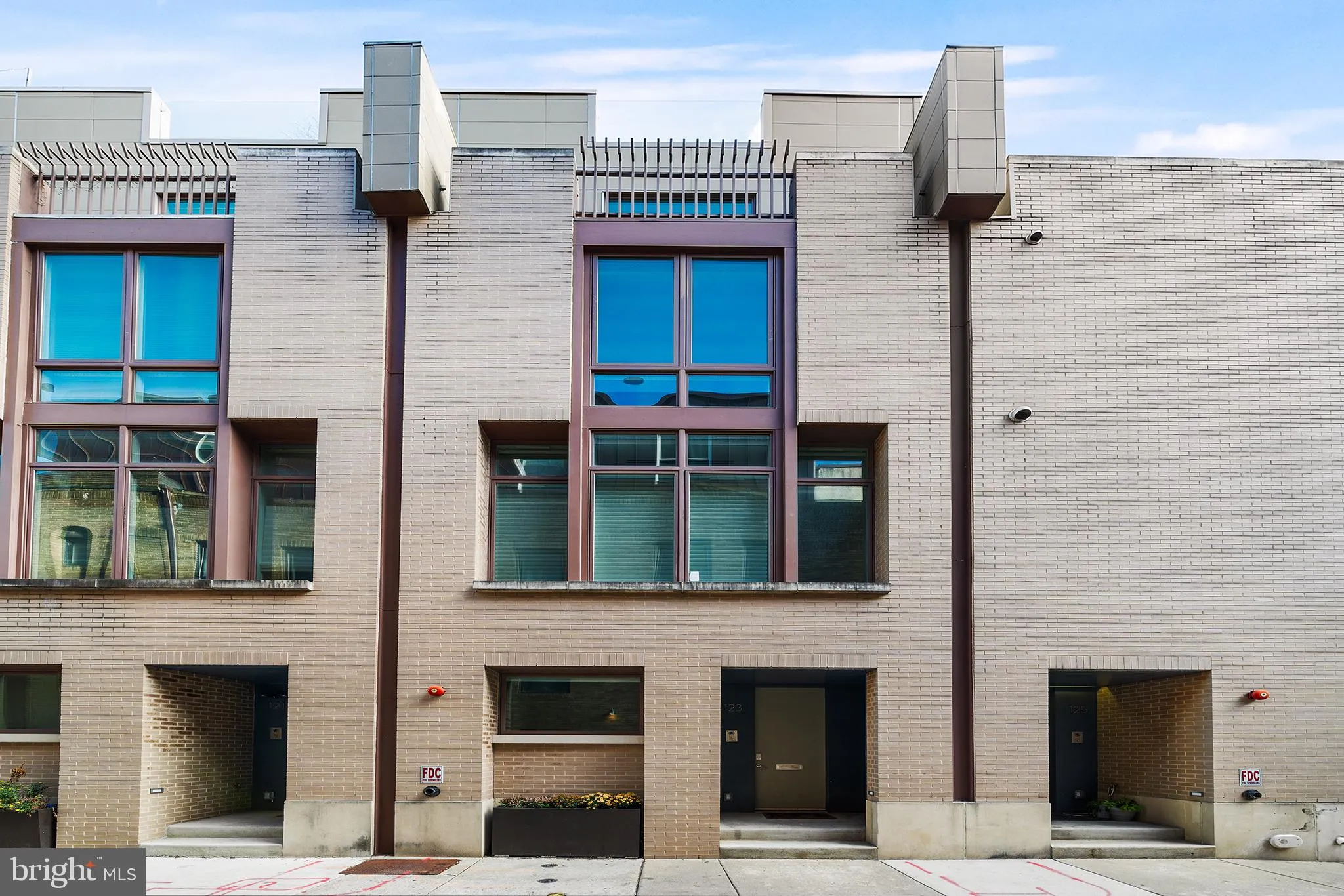 Philadelphia, Pennsylvania 19103, United States, 3 Bedrooms Bedrooms, ,4 BathroomsBathrooms,Residential,Active,31348