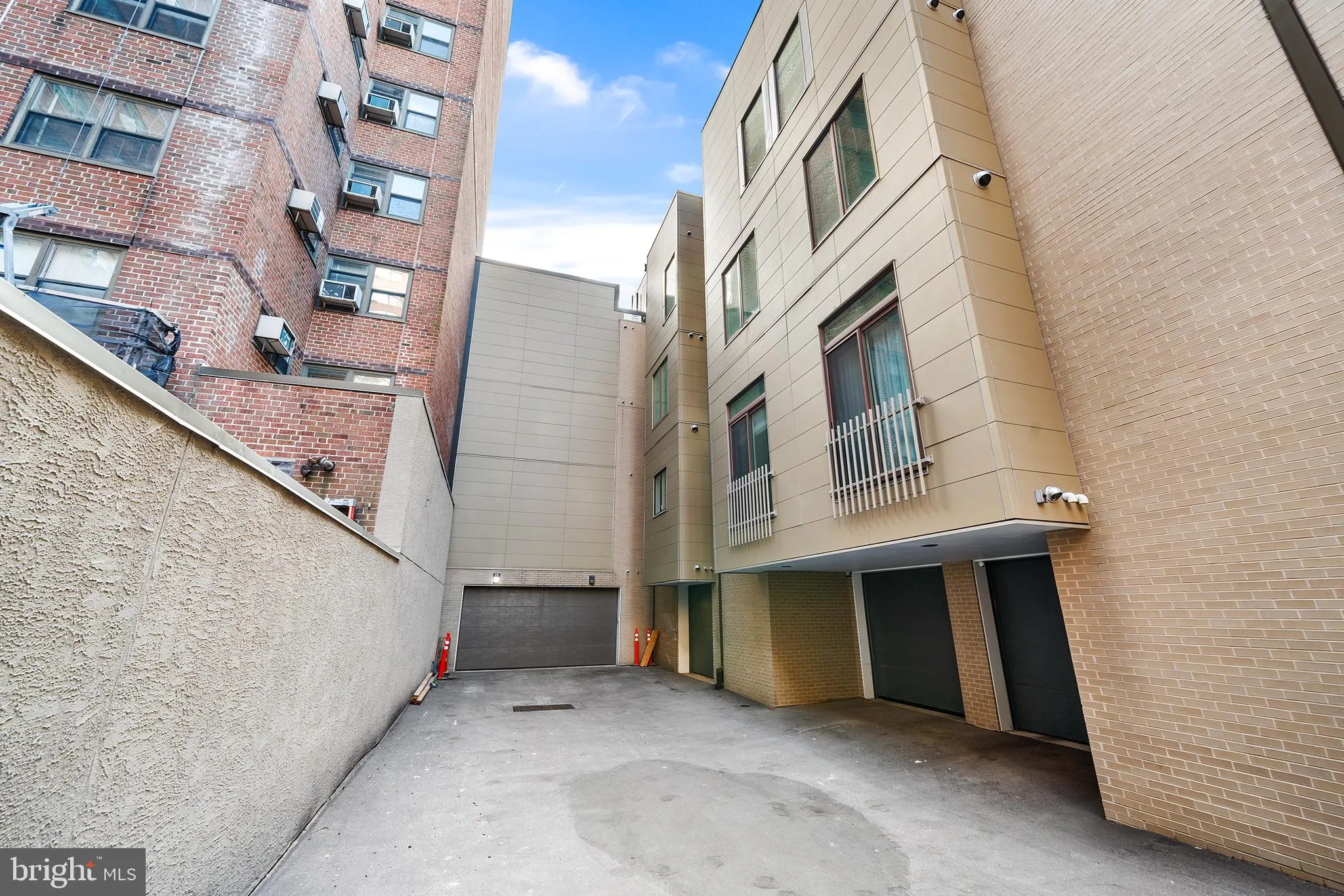Philadelphia, Pennsylvania 19103, United States, 3 Bedrooms Bedrooms, ,4 BathroomsBathrooms,Residential,Active,31348