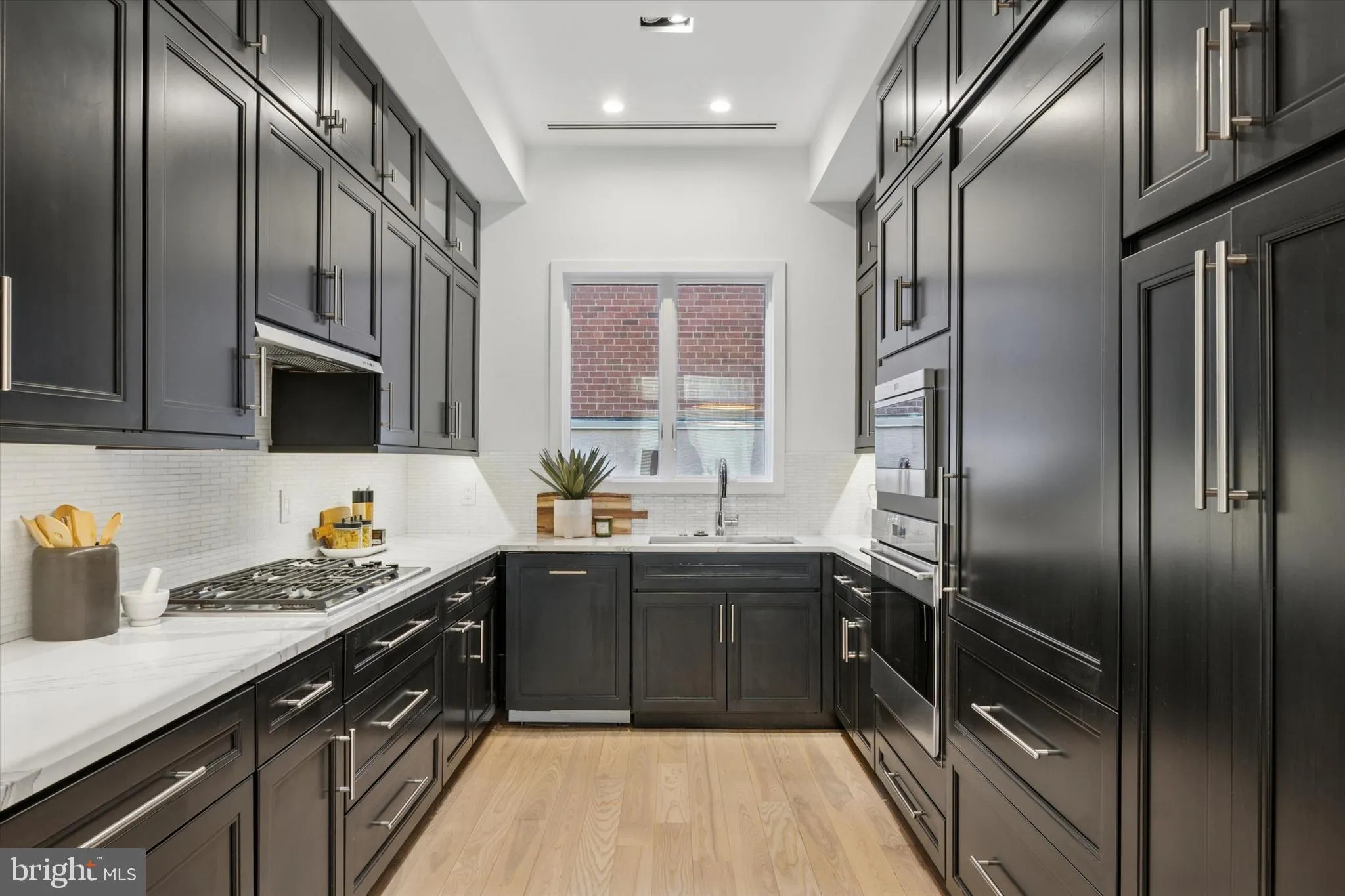 Philadelphia, Pennsylvania 19103, United States, 3 Bedrooms Bedrooms, ,4 BathroomsBathrooms,Residential,Active,31348