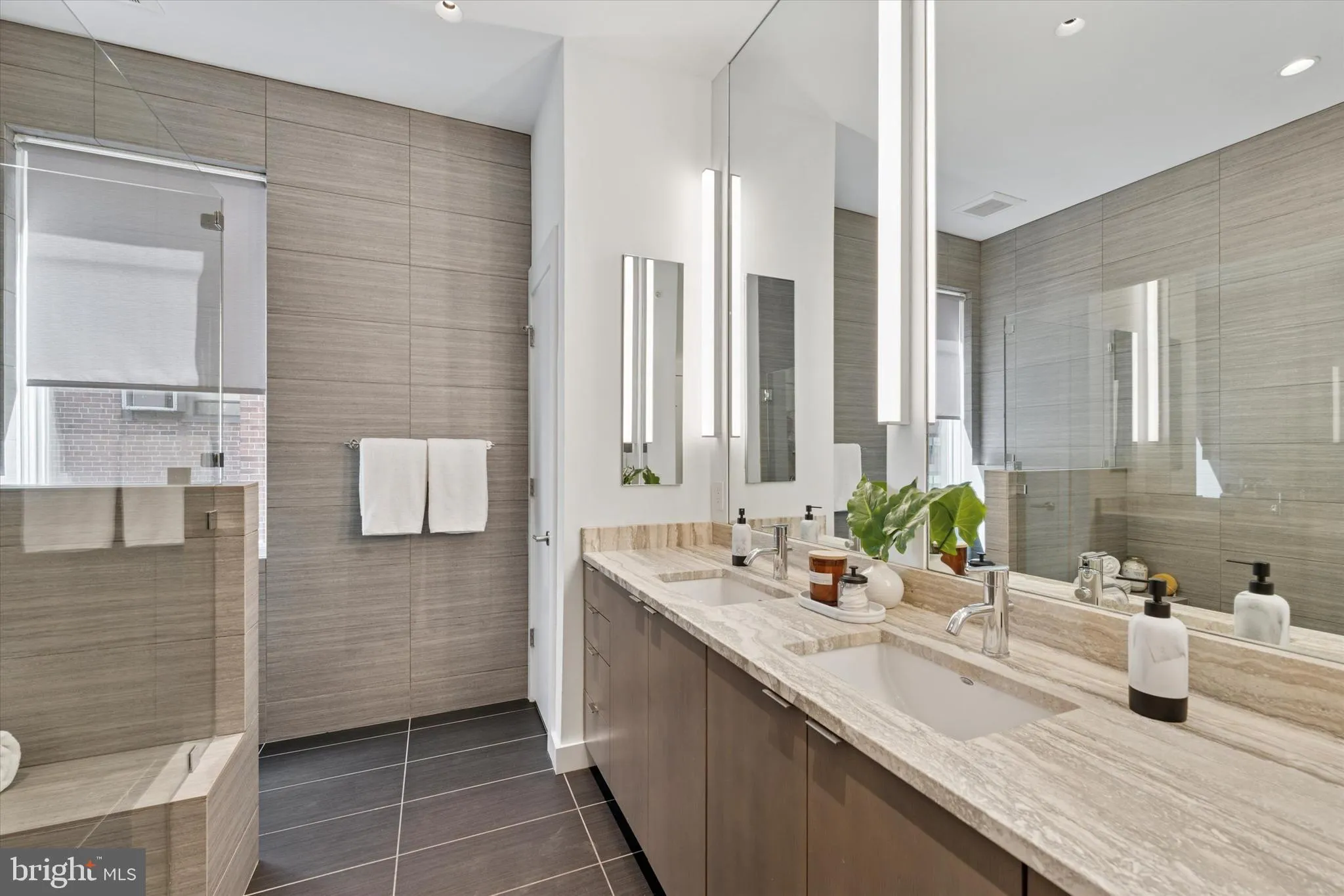Philadelphia, Pennsylvania 19103, United States, 3 Bedrooms Bedrooms, ,4 BathroomsBathrooms,Residential,Active,31348